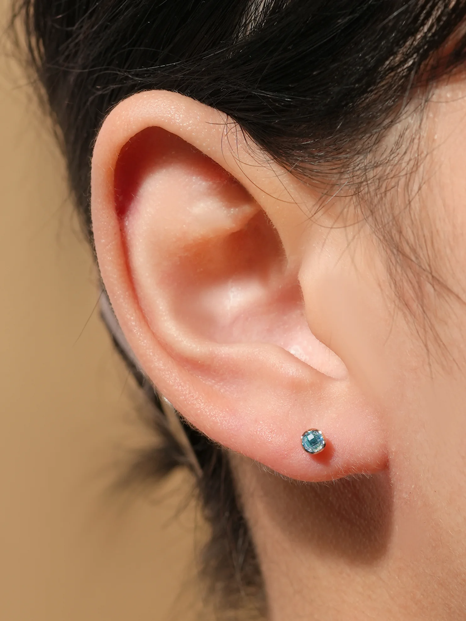 14K Gold Cubic Point Tulip External Labret Piercing 20G - Image 11