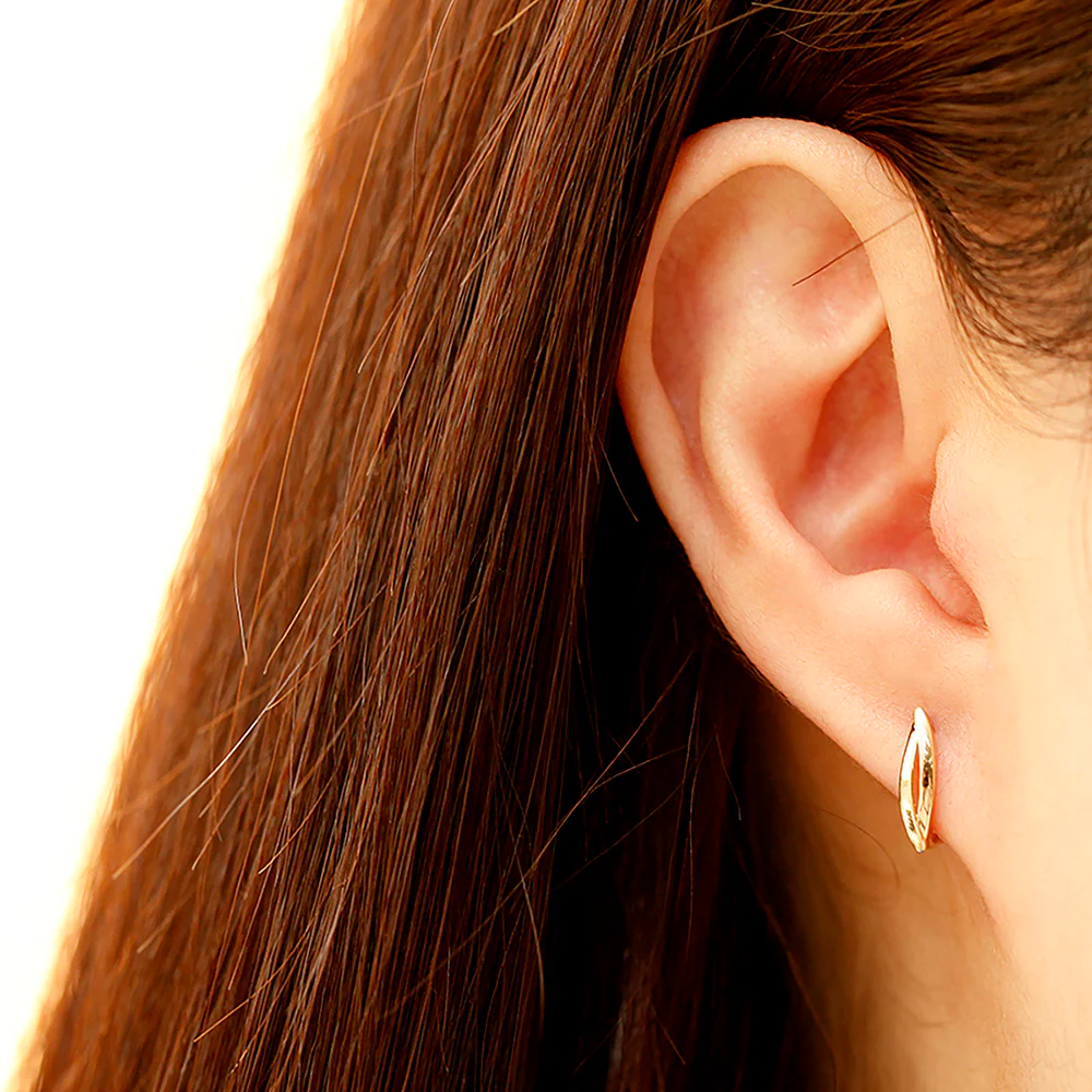 14K Gold Curved Cartilage Hoop Earring - Image 4