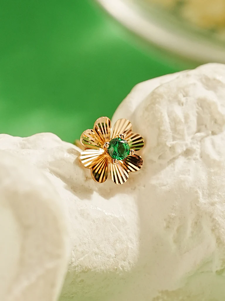 14K Gold Cutting 4 Petal Clover Cartilage Earring 18G16G - Image 9