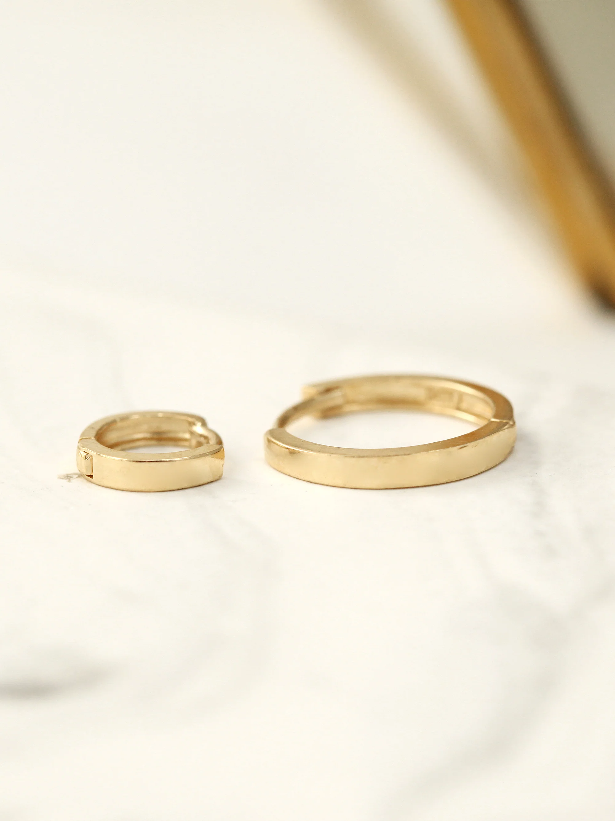 14K Gold Cutting Hoop Earring - Image 5