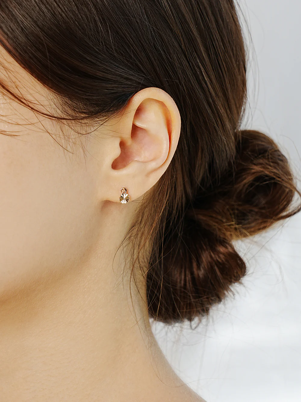 14K Gold Cutting Round Drop Cartilage Earring 20G - Image 2