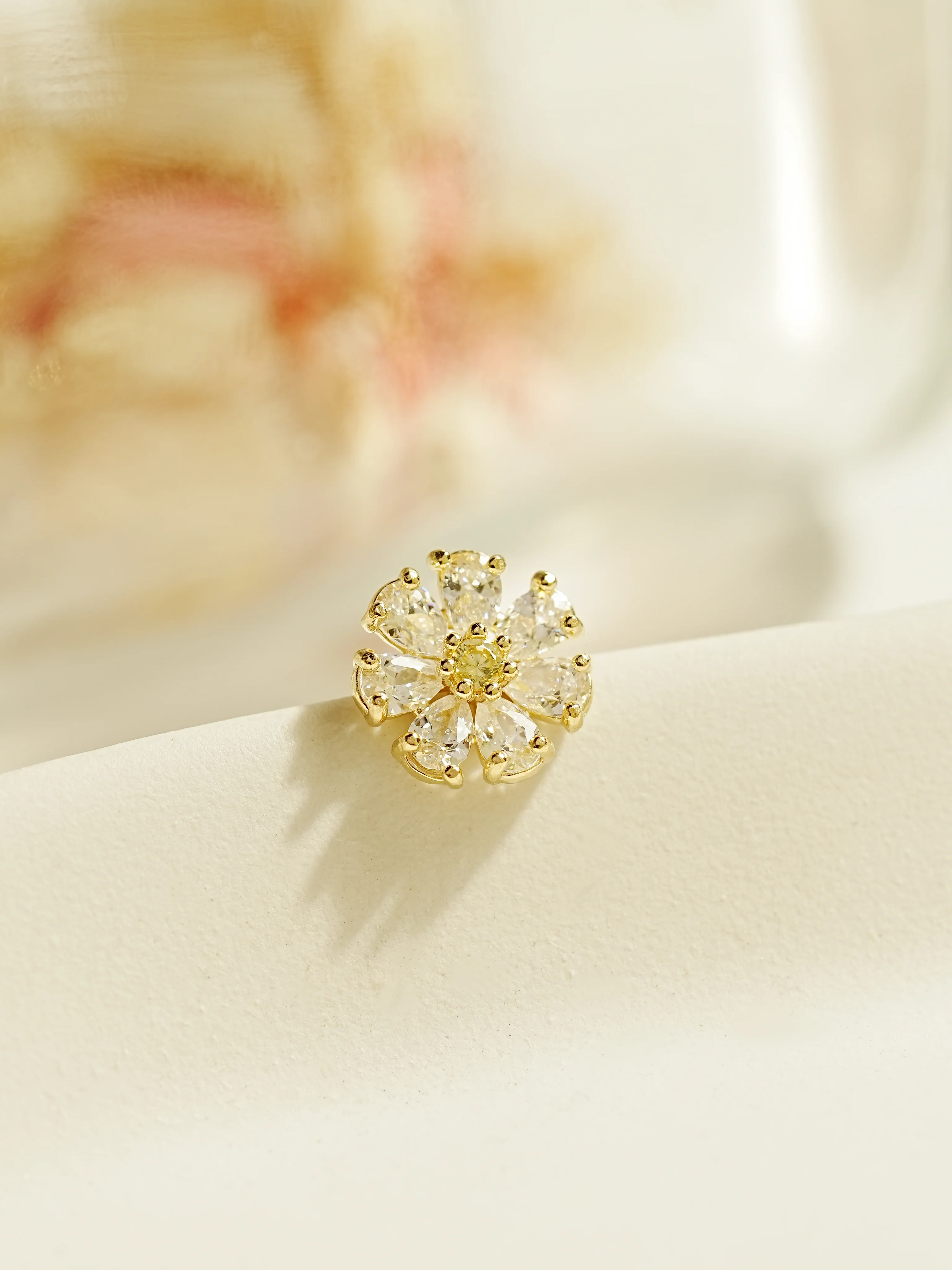 14K Gold Daily Shine Daisy Cartilage Earring 20G - Image 5