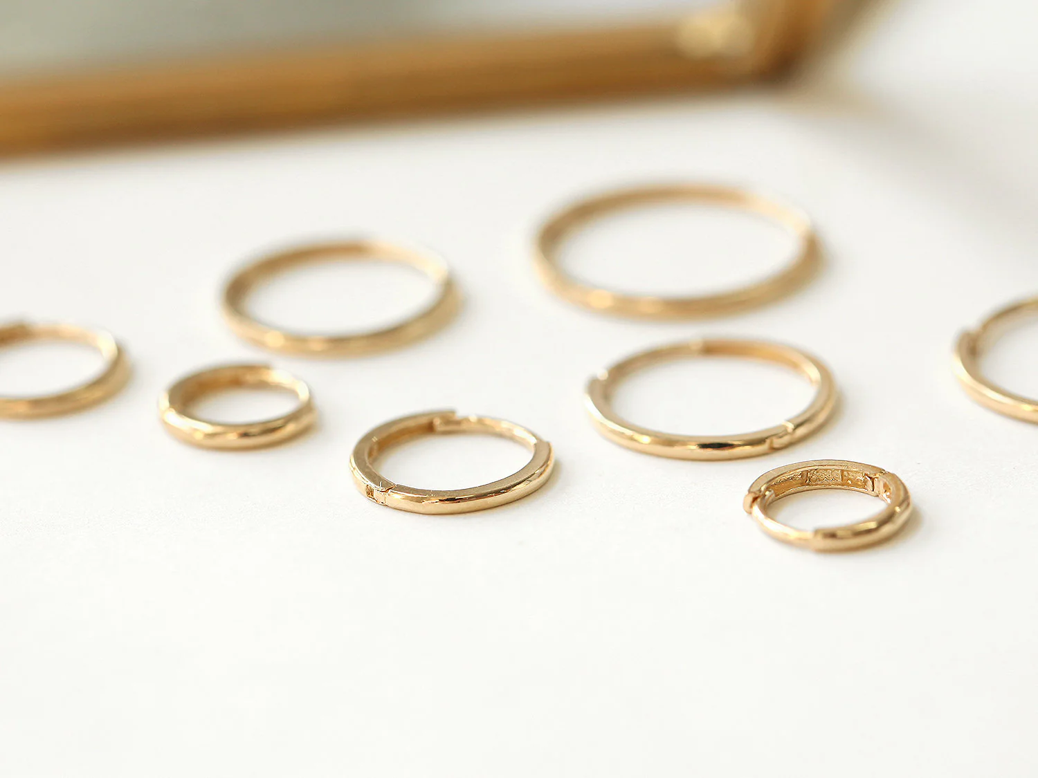 14K Gold Daily Simple Hoop Earring - Image 5