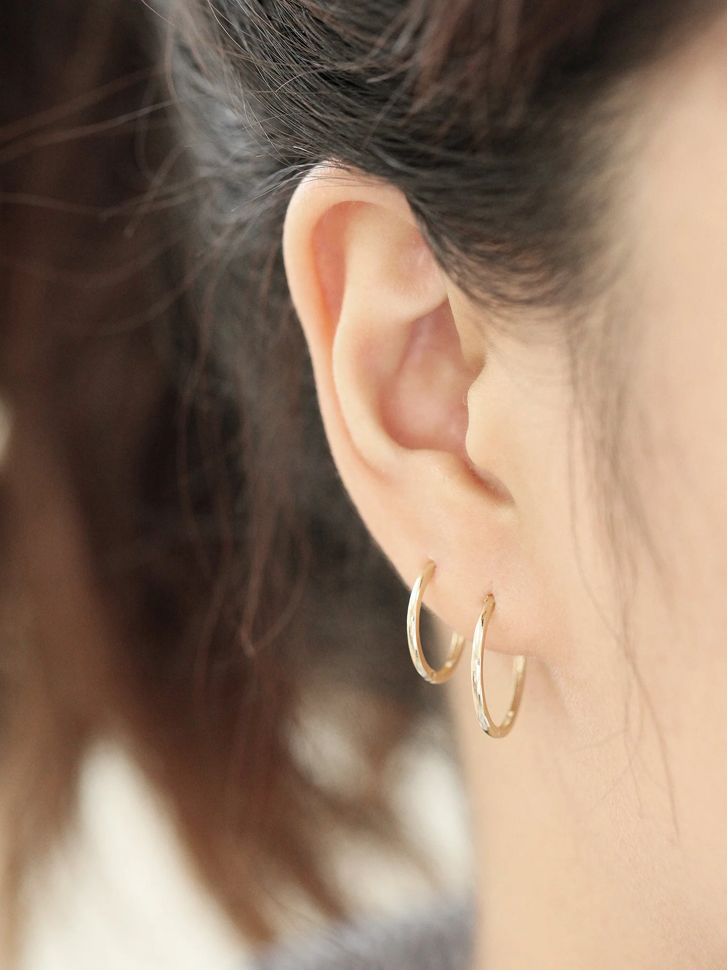 14K Gold Daily Simple Hoop Earring - Image 6