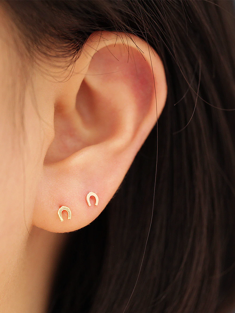 14K Gold Dainty Horseshoe Stud Earring - Image 3