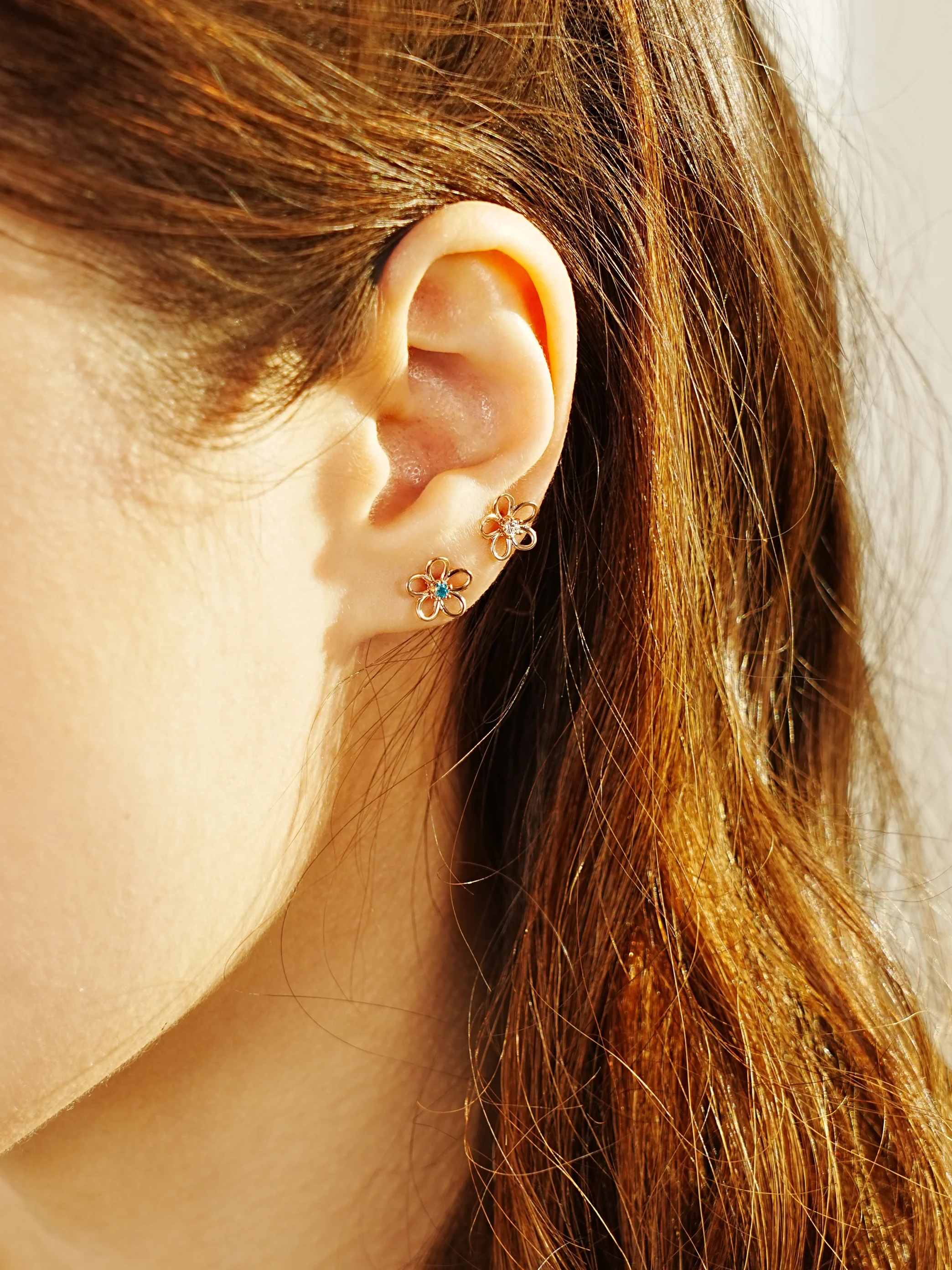 14K Gold Daisy Color Cubic Flower Cartilage Earring 18G16G - Image 4