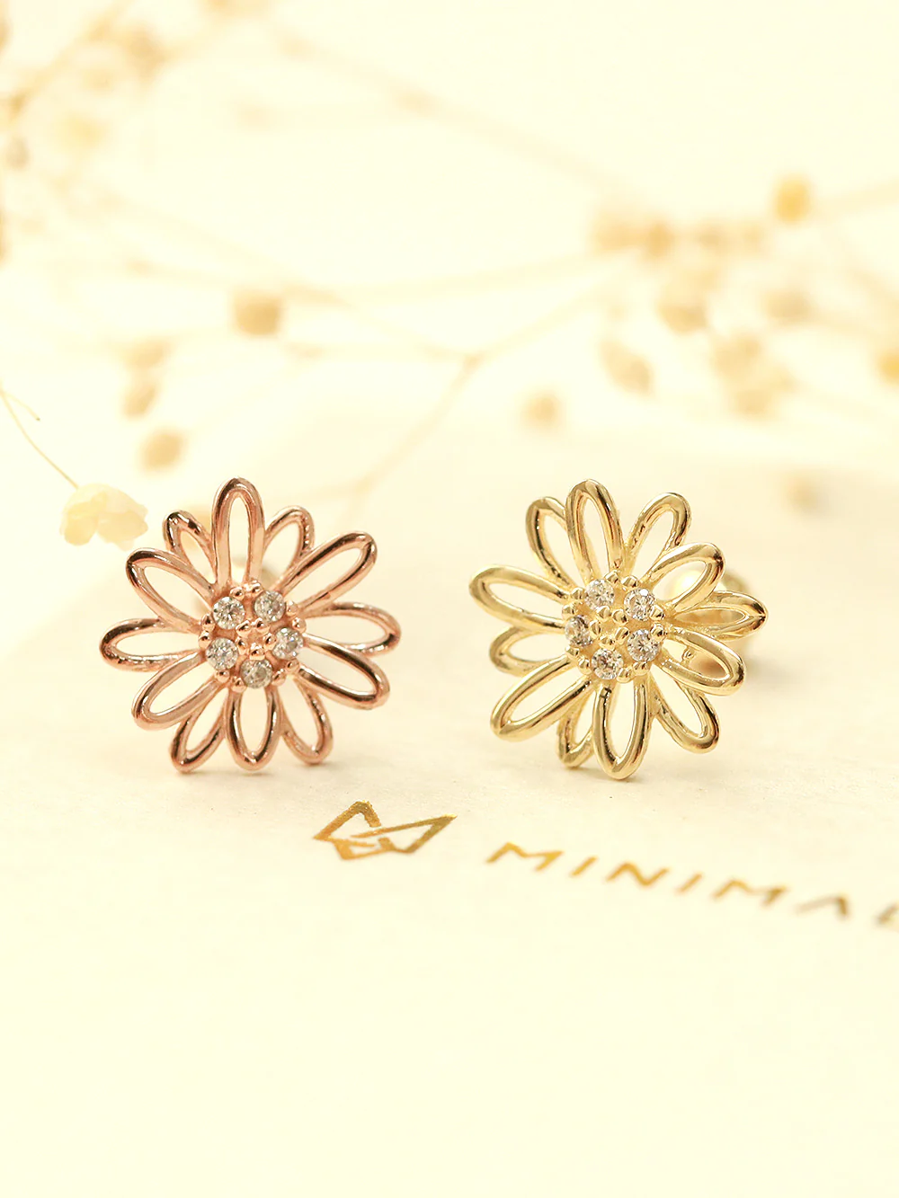 14K Gold Daisy Flower Cartilage Earring 20G