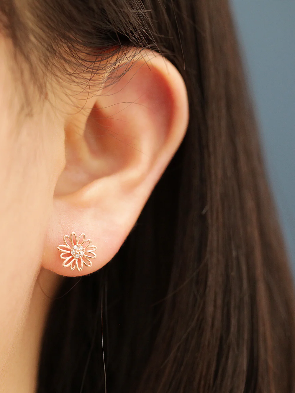 14K Gold Daisy Flower Cartilage Earring 20G - Image 10