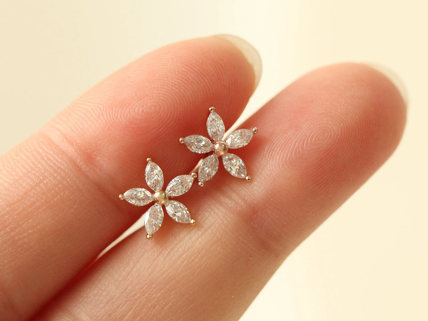 14K Gold Double Flower Cartilage Earring 18G - Image 10