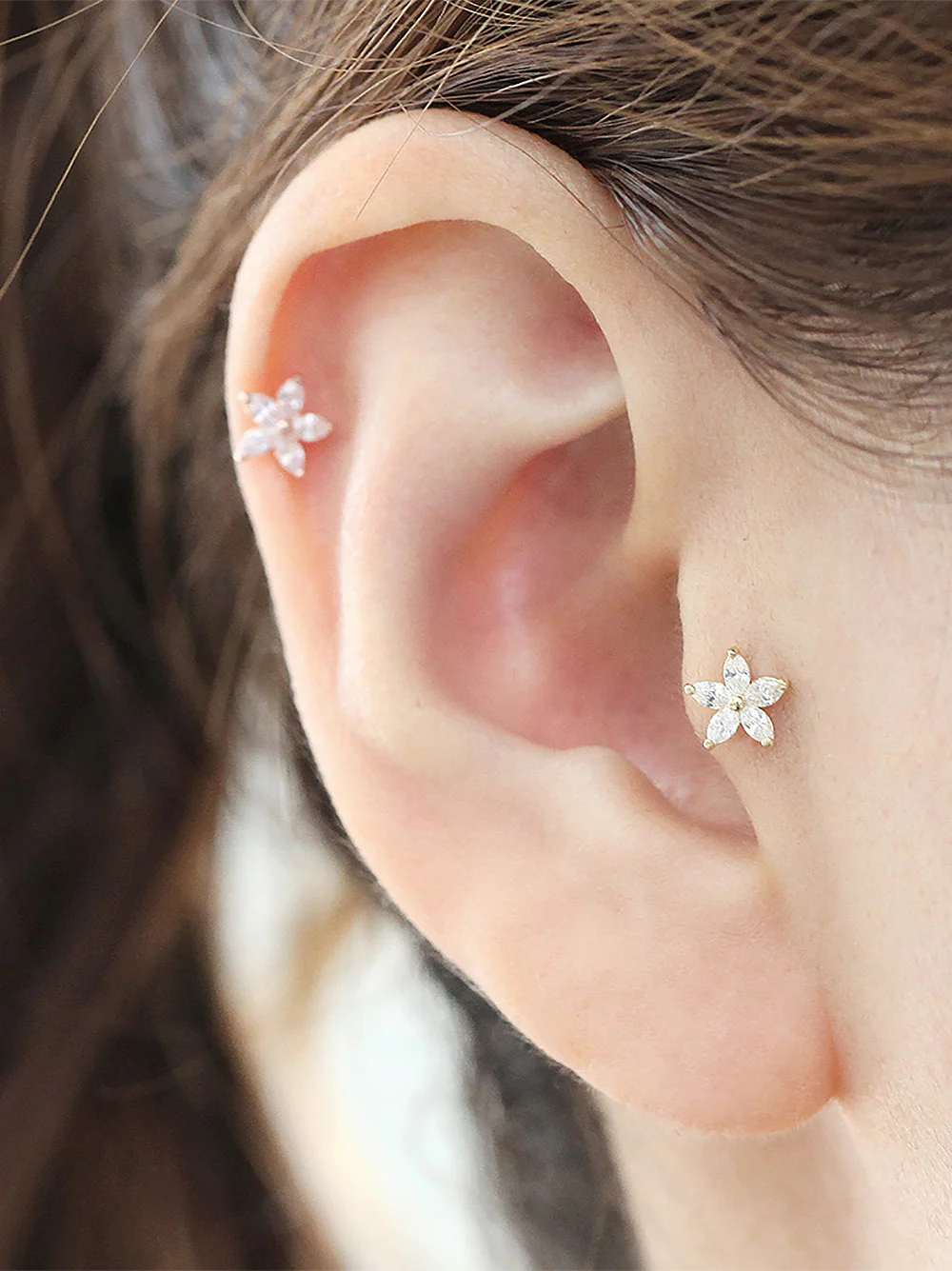 14K Gold Double Flower Internally Threaded Labret Piercing 18G16G - Image 2
