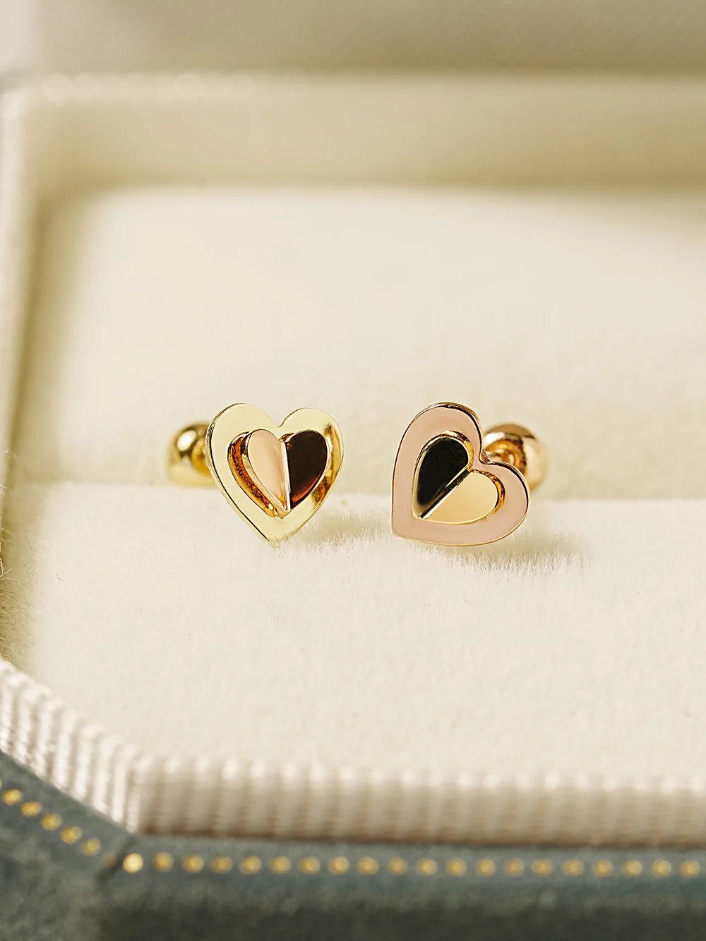 14K Gold Double Fold Heart Cartilage Earring 20G - Image 3