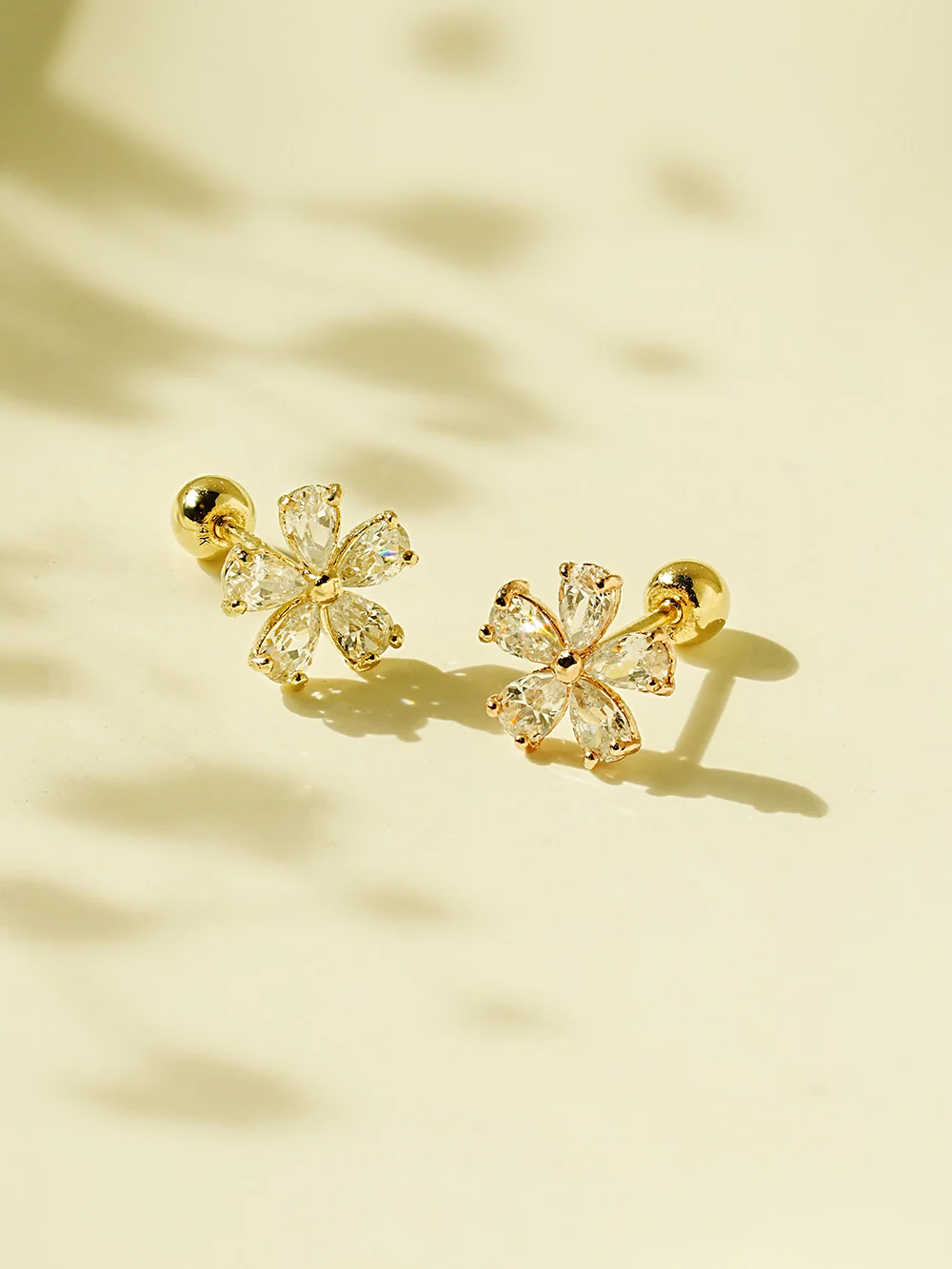 14K Gold Dreaming Flower Cartilage Earring 20G18G16G - Image 10
