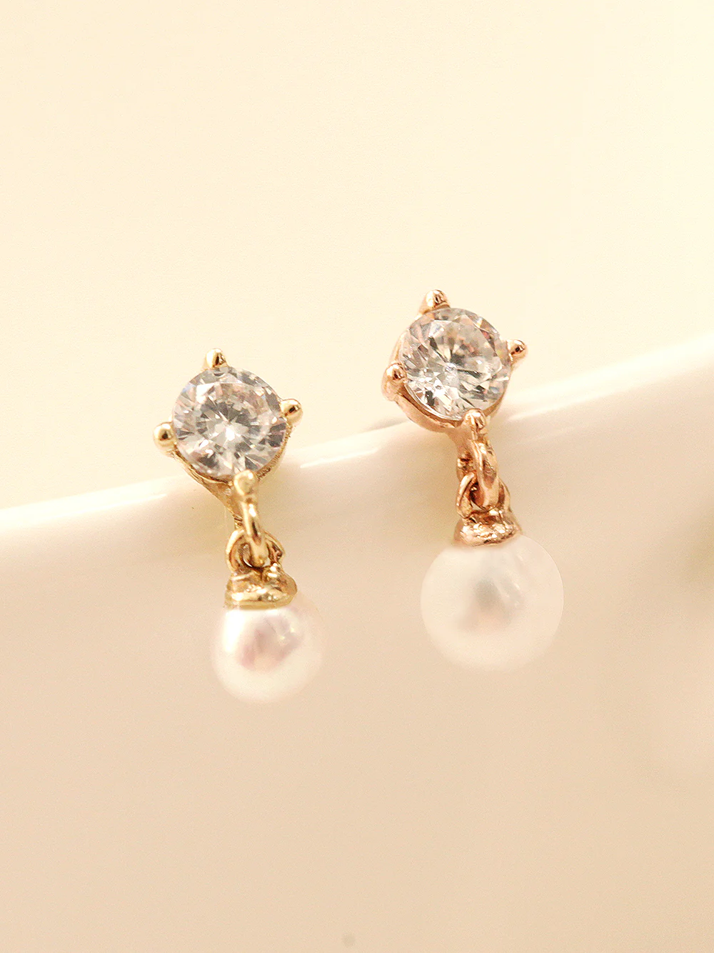 14K Gold Drop Cubic Pearl Cartilage Earring 20G18G