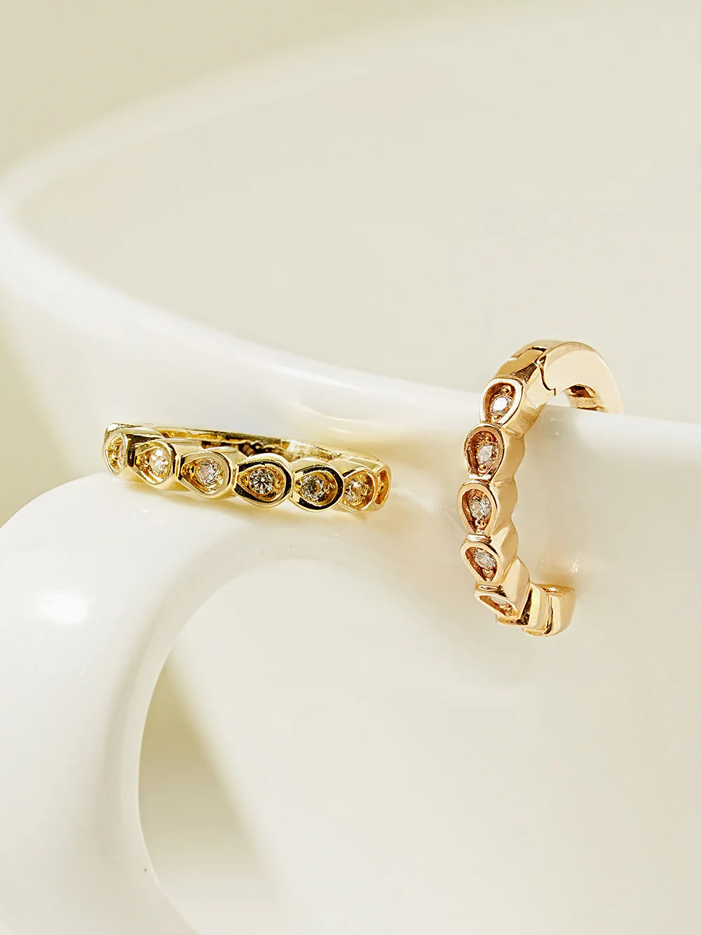 14K Gold Droplet Cubic Ear cuff - Image 8