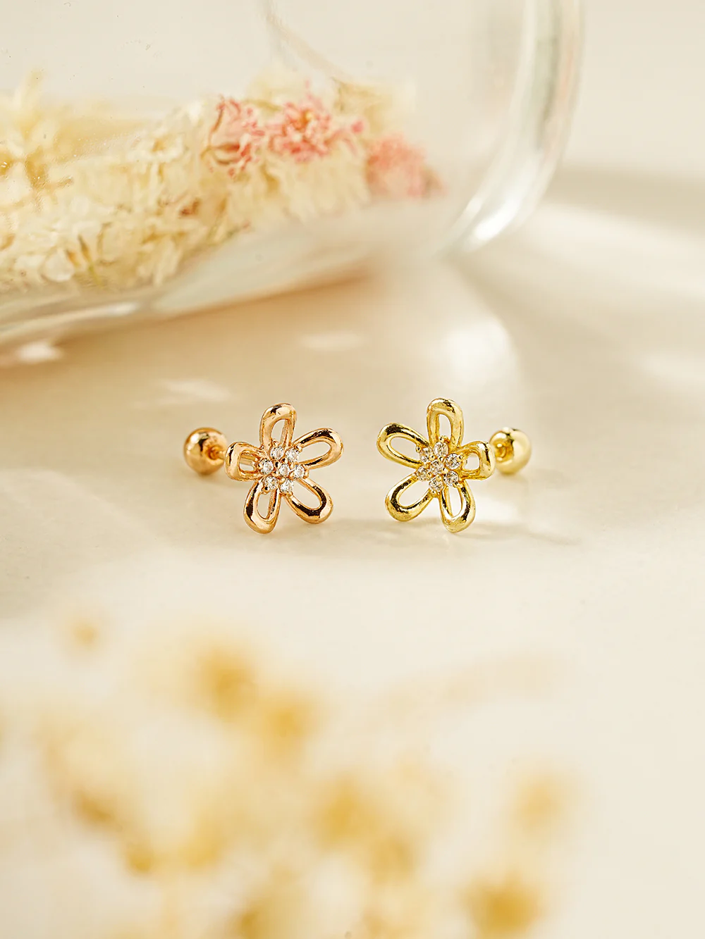 14K Gold Edelweiss Flower Cartilage Earring 20G - Image 3