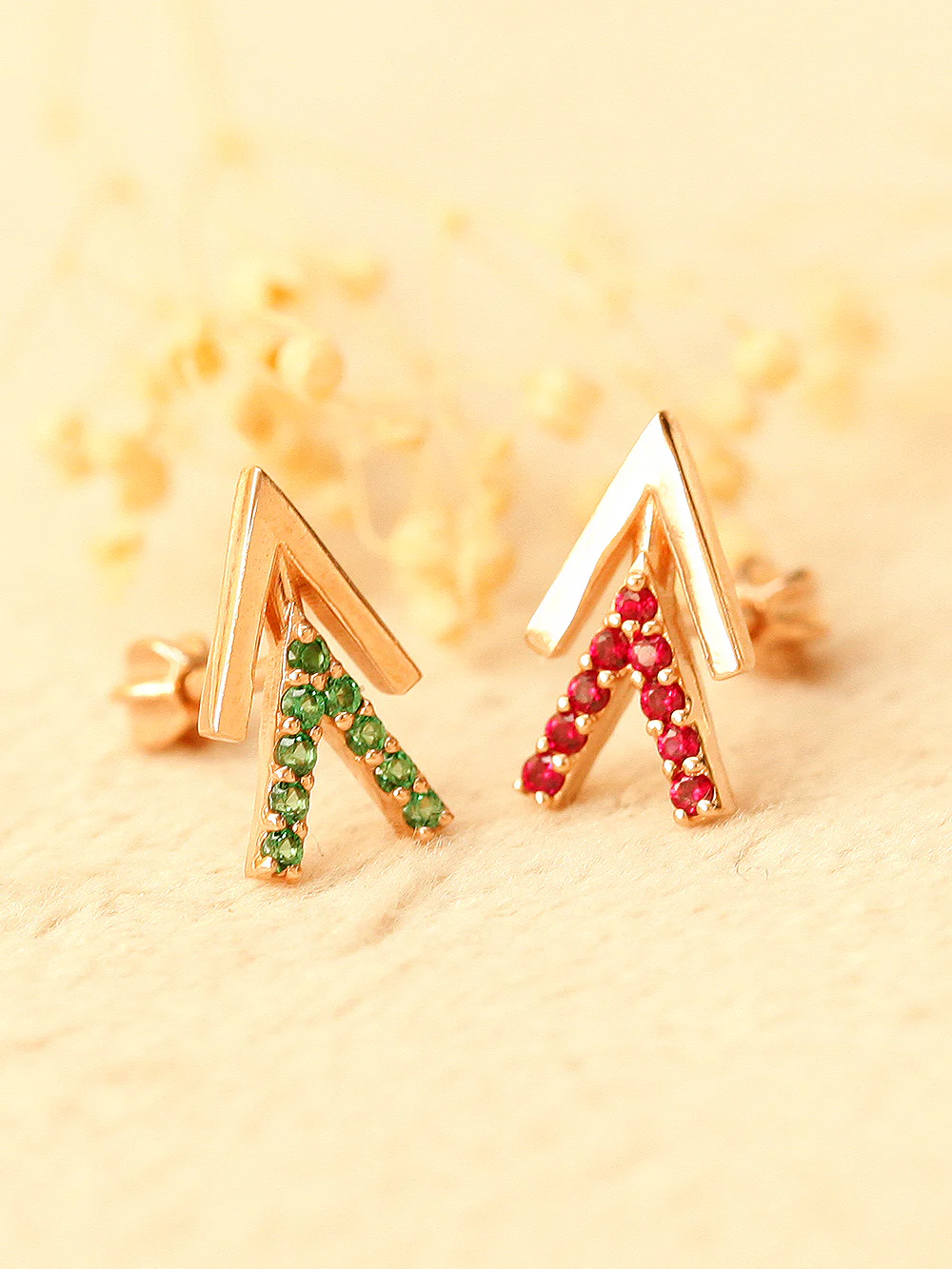 14K Gold Edge Double V Shape Cartilage Earring 18G16G - Image 3