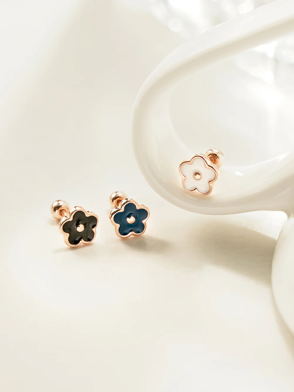 14K Gold Enamel Flower Cartilage Earring 20G18G16G - Image 11