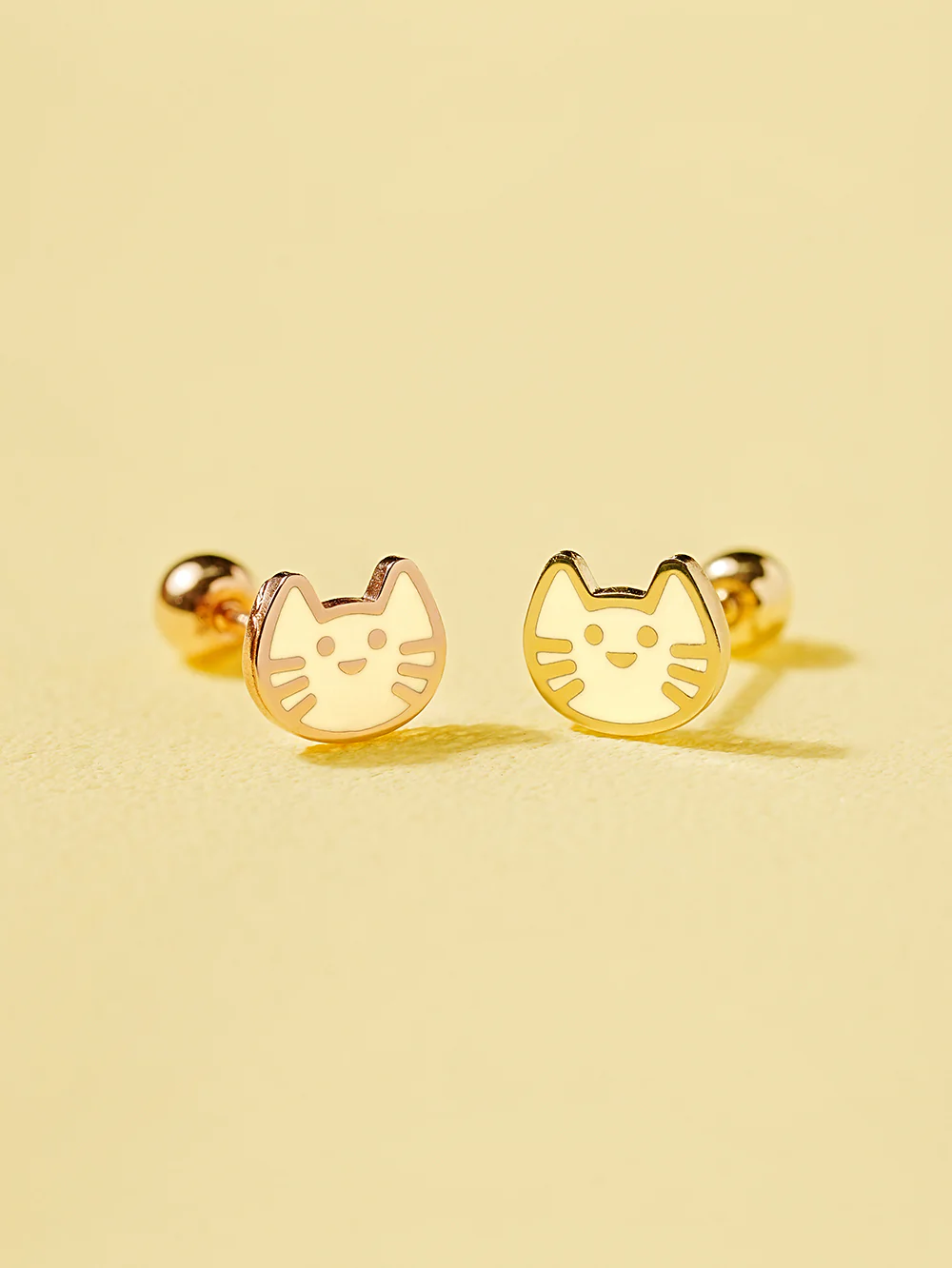 14K Gold Enamel Mild Cat Cartilage Earring 20G