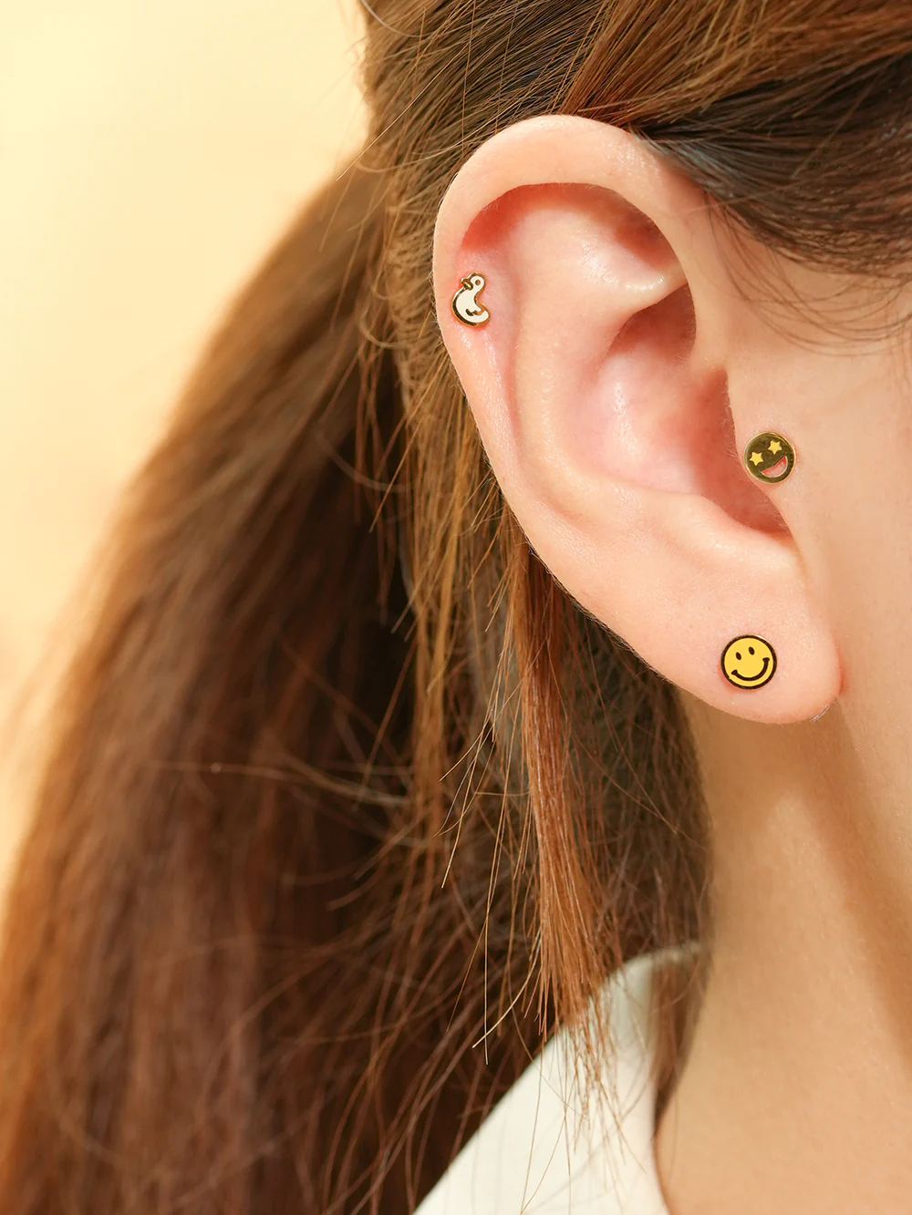 14K Gold Enamel Star Eyes Cartilage Earring 20G - Image 4