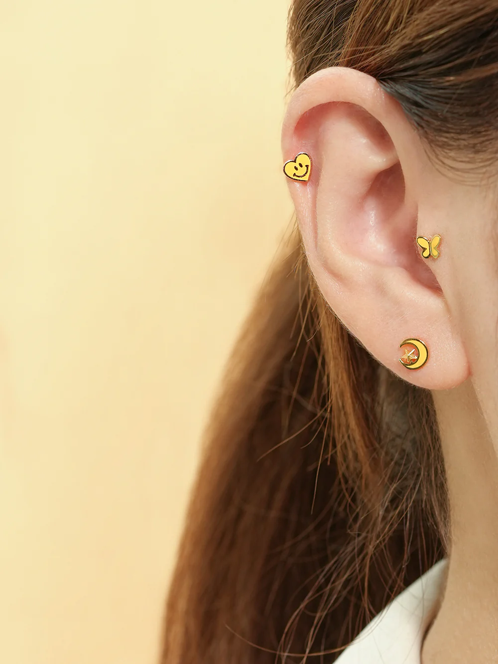 14K Gold Enamel Tiny Butterfly Cartilage Earring 20G - Image 2