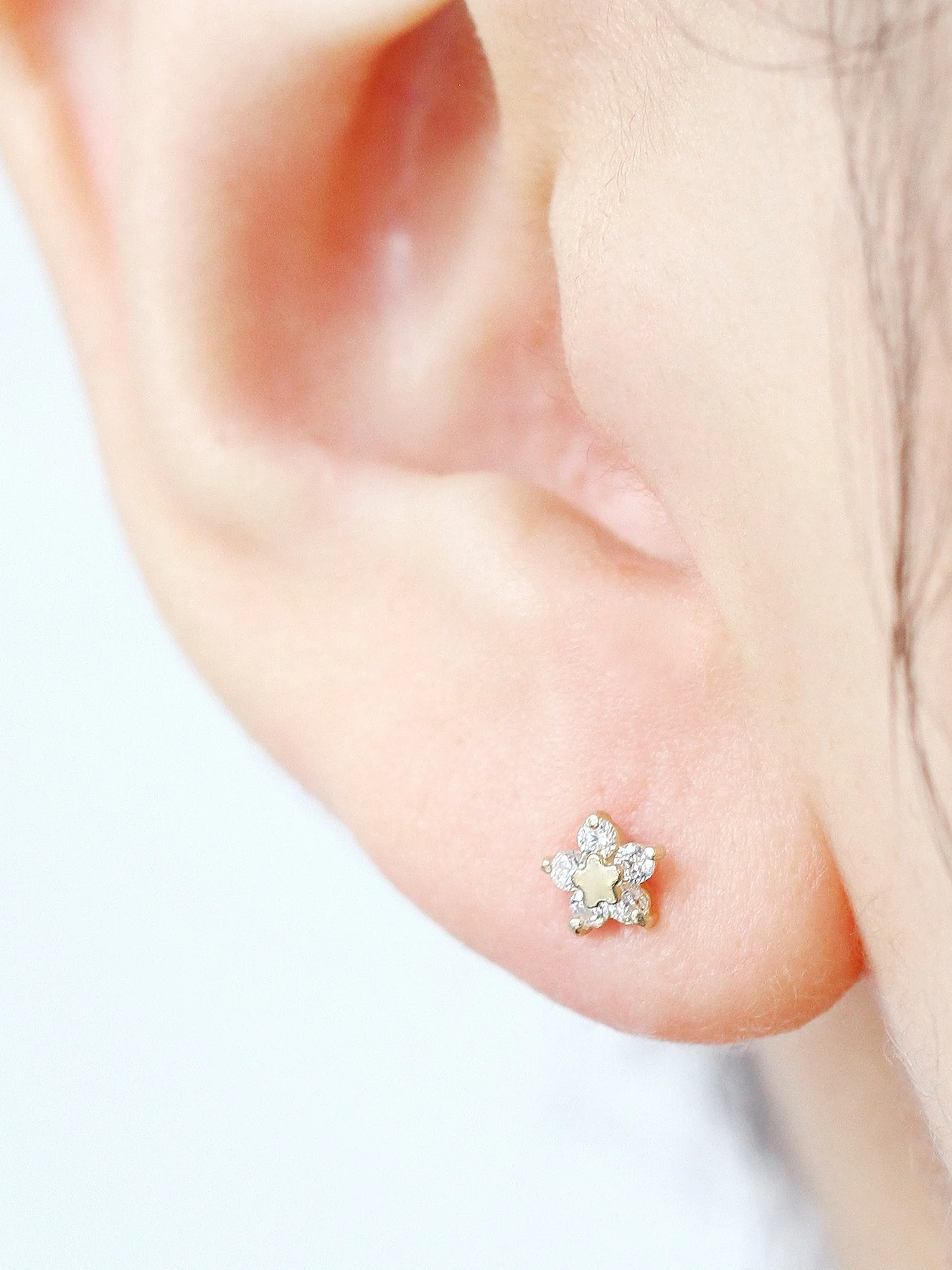 14K Gold Five Petal Cartilage Earring 20G - Image 5