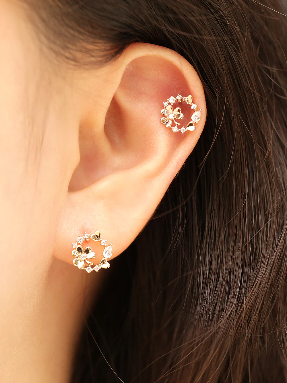 14K Gold Wreath Flower Cartilage Earring 20G18G16G - Image 2