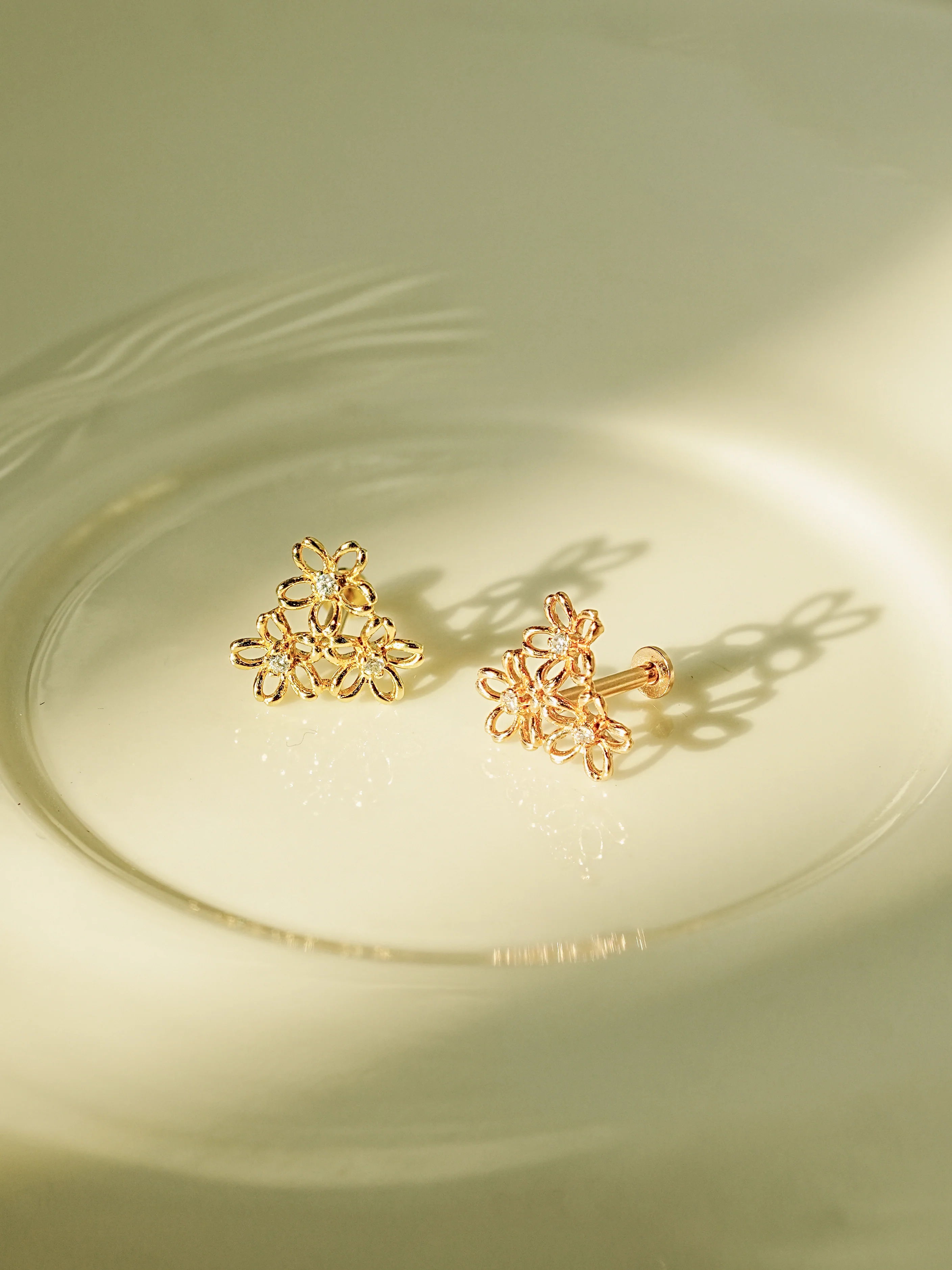 14K Gold Flower Garden Internally Threaded Labret Piercing 18G16G - Image 3