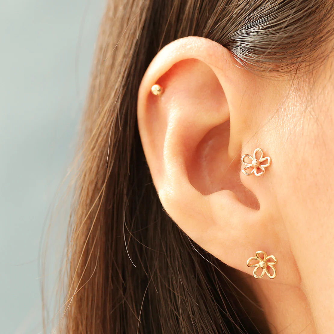 14K Gold Flower Point Labret Piercing 18G16G - Image 4