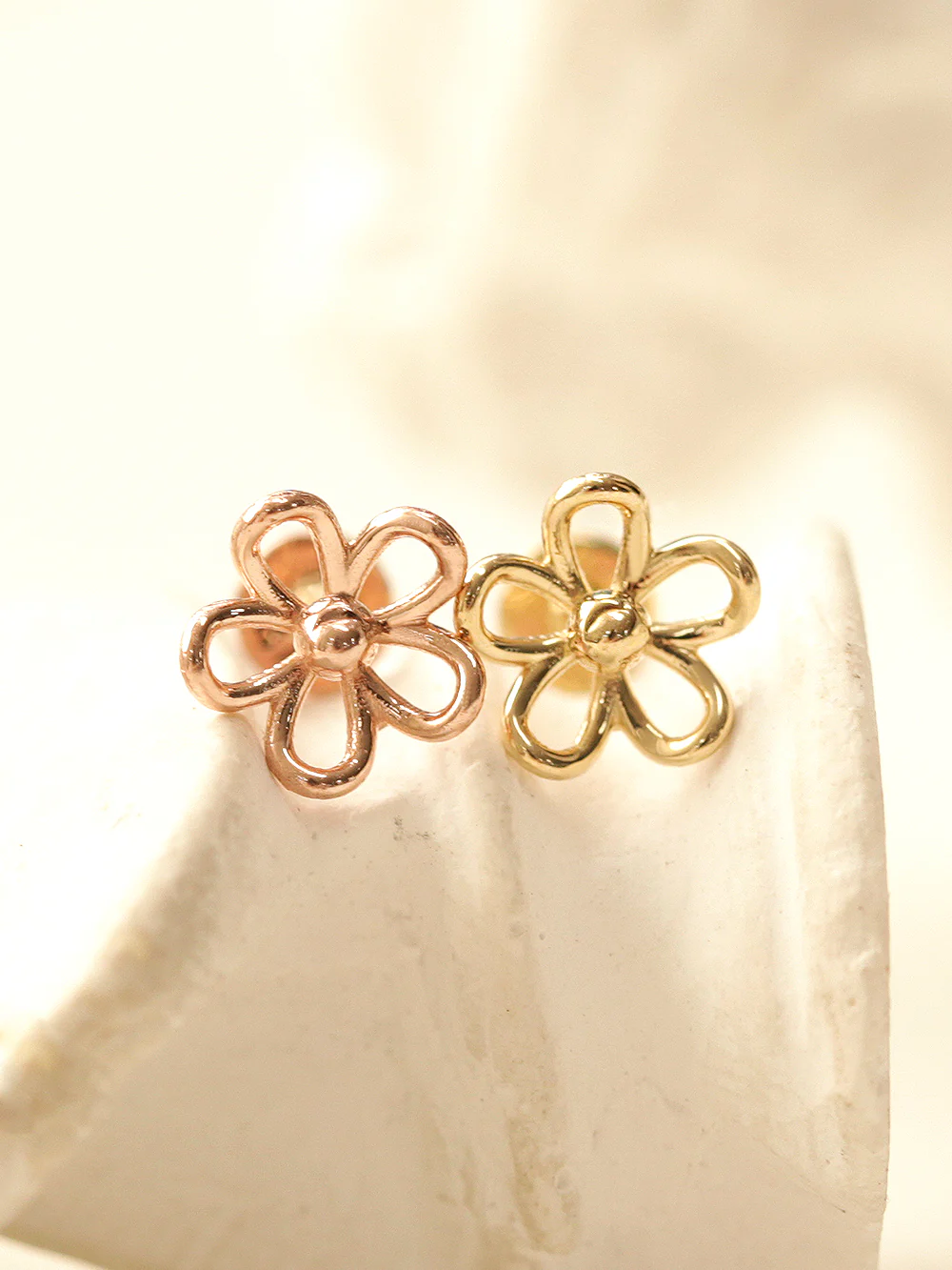 14K Gold Flower Point Labret Piercing 18G16G - Image 7