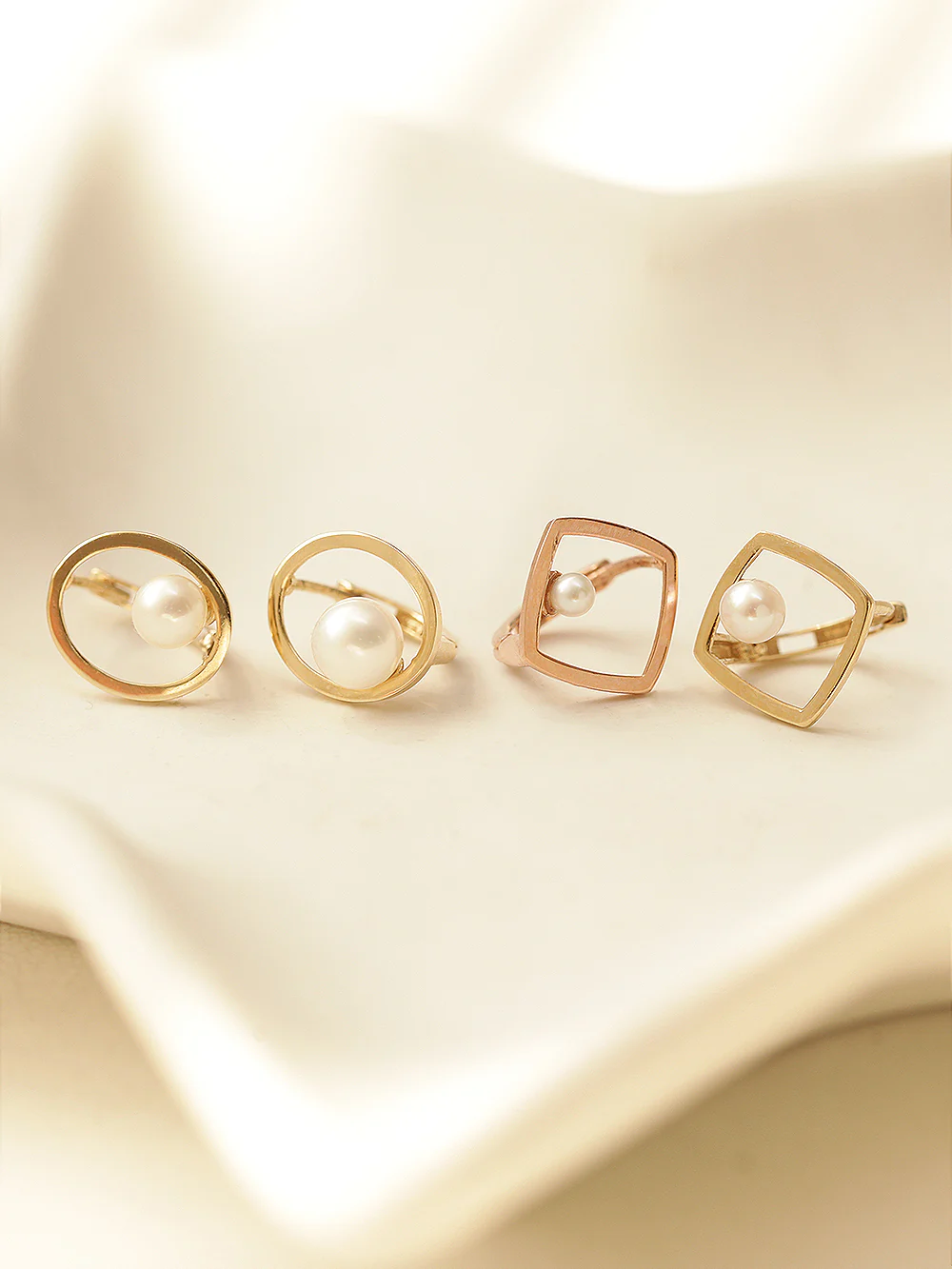 14K Gold Fresh Water Pearl Figure Conch Hoop Earring - Image 9