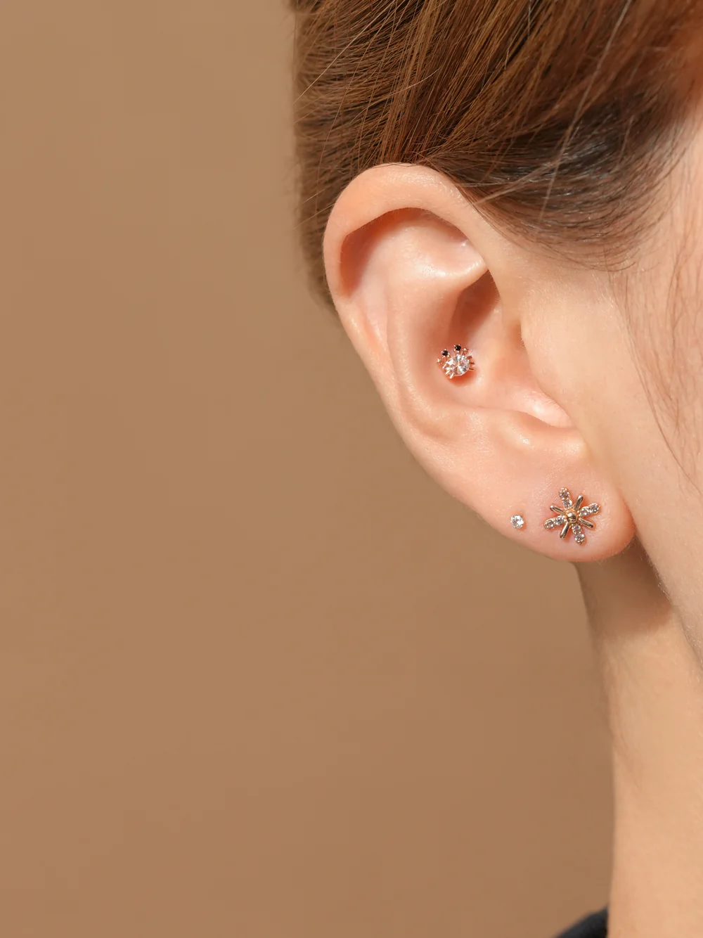 14K Gold Gift Flower Cartilage Earring 18G - Image 4