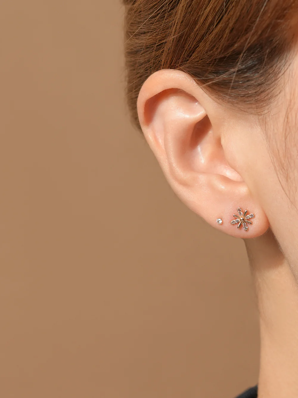 14K Gold Gift Flower Cartilage Earring 18G - Image 5