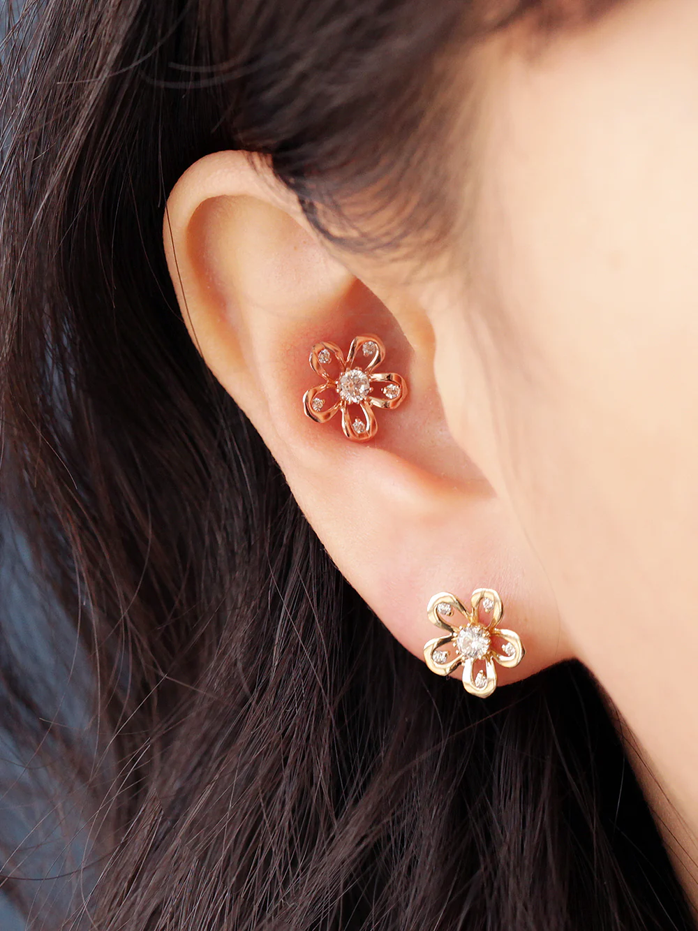 14K Gold Glossy Flower Cartilage Earring 20G18G - Image 5