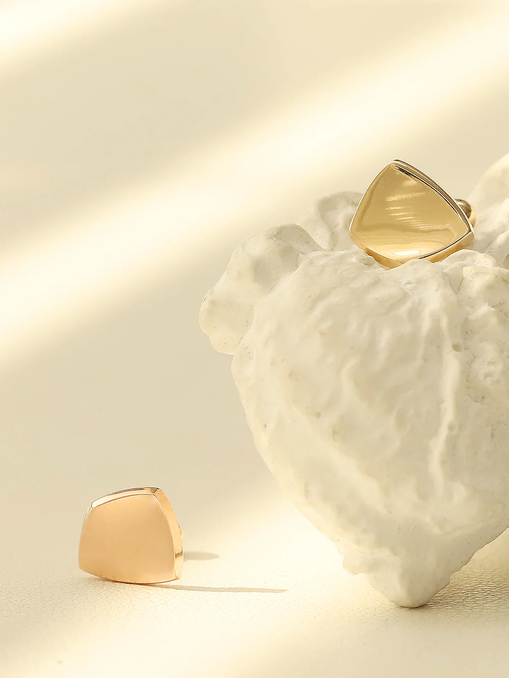 14K Gold Glossy Wavy Square Earring 20G18G16G - Image 5