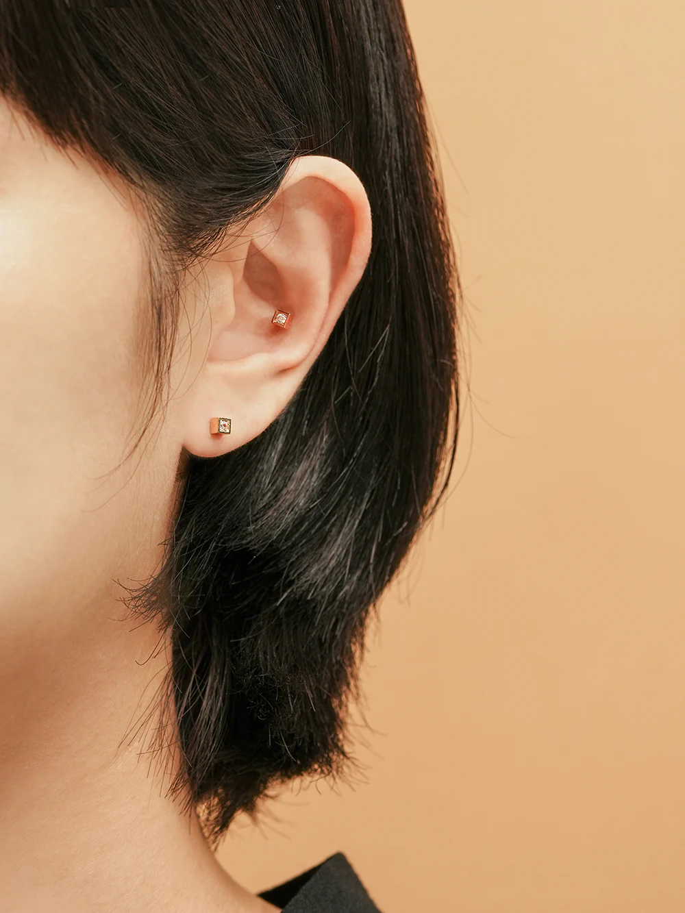 14K Gold Hide Square Cubic Labret Piercing 18g16g - Image 4