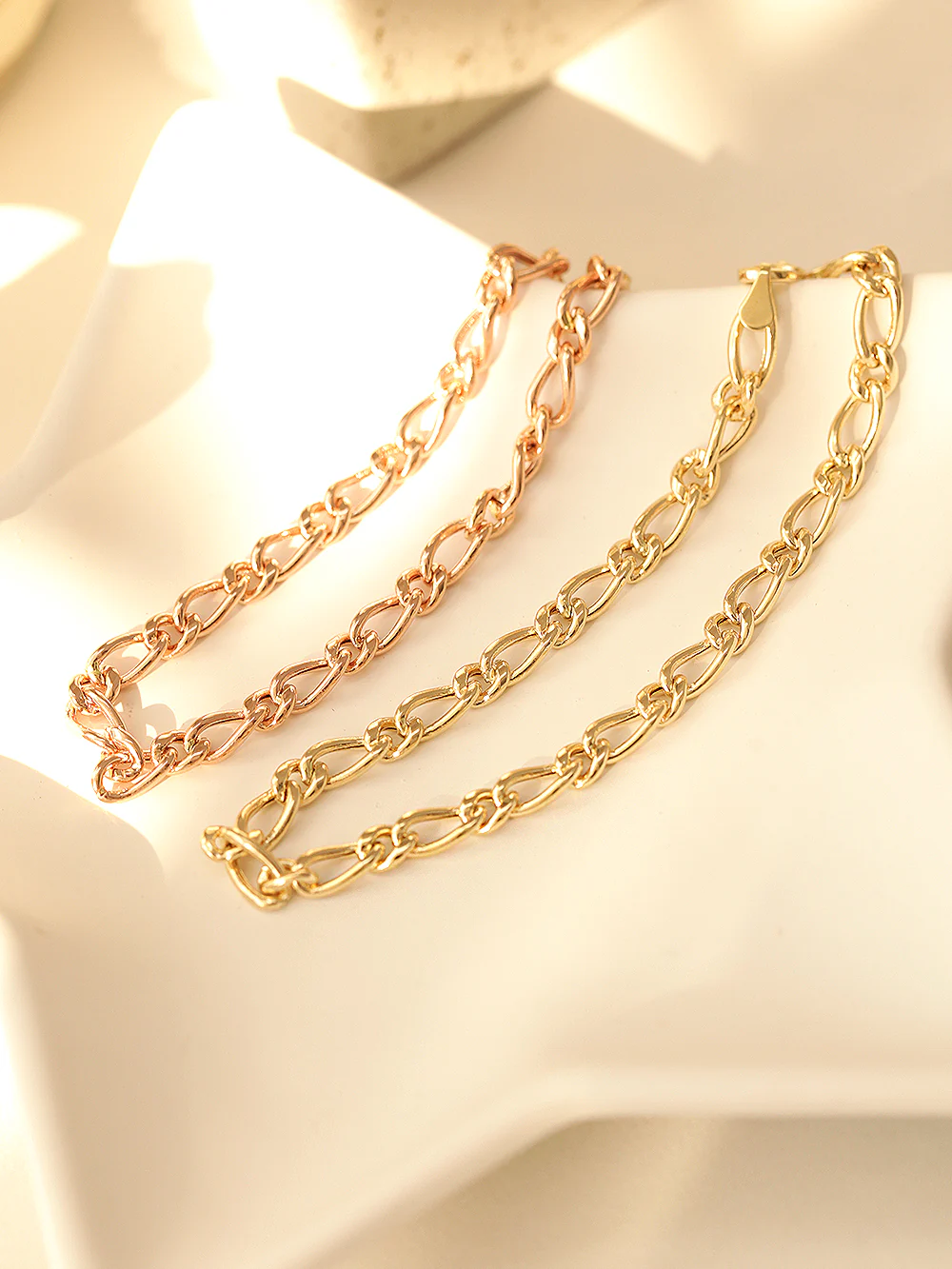 14K Gold Hollow Knot Chain Bracelet - Image 6