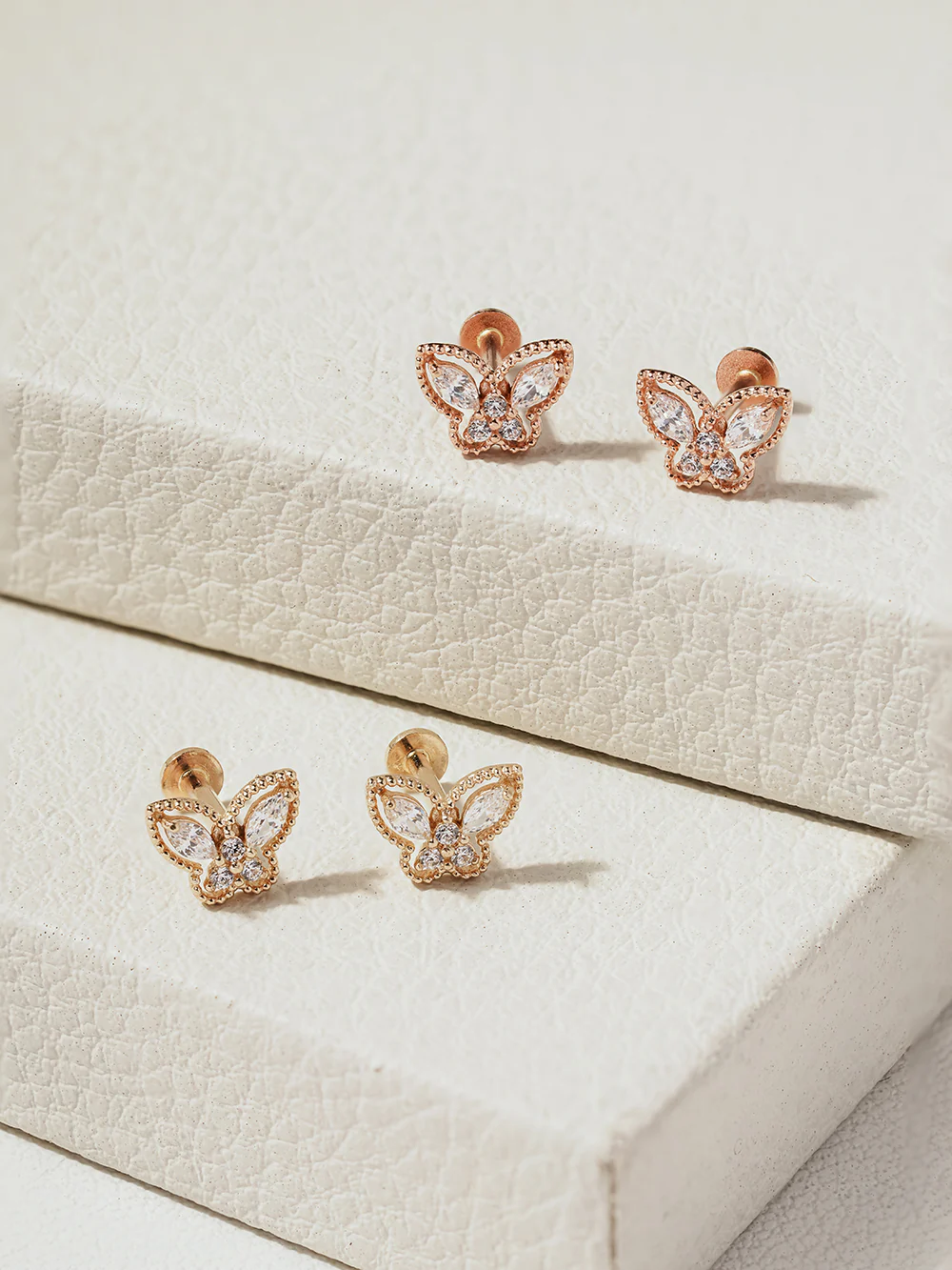 14K Gold Internally Threaded Crystal 3D Butterfly  Labret Piercing 18G16G - Image 7