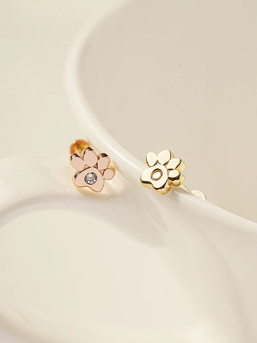 14K Gold Jelly Paw Internally Threaded Labret Piercing 18G16G - Image 3