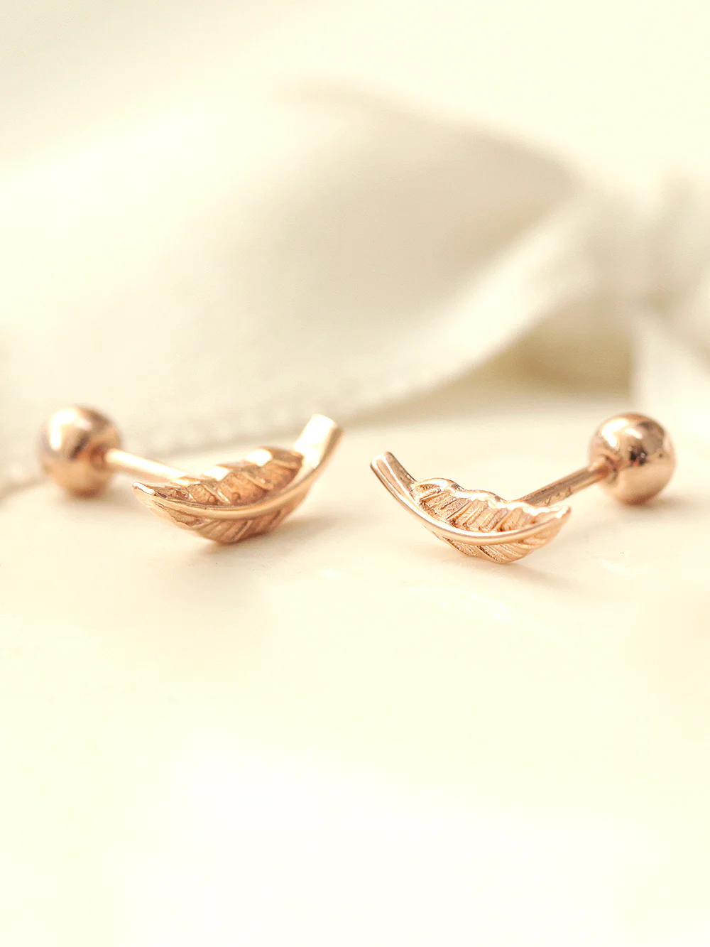 14K Gold Leaf Cartilage Earring 20G - Image 3