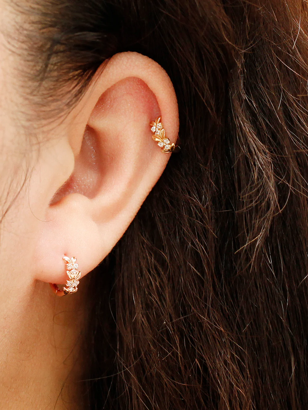14K Gold Leaf Cubic Conch Hoop Earring - Image 2