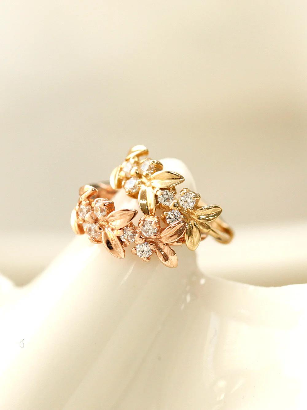 14K Gold Leaf Cubic Conch Hoop Earring - Image 3