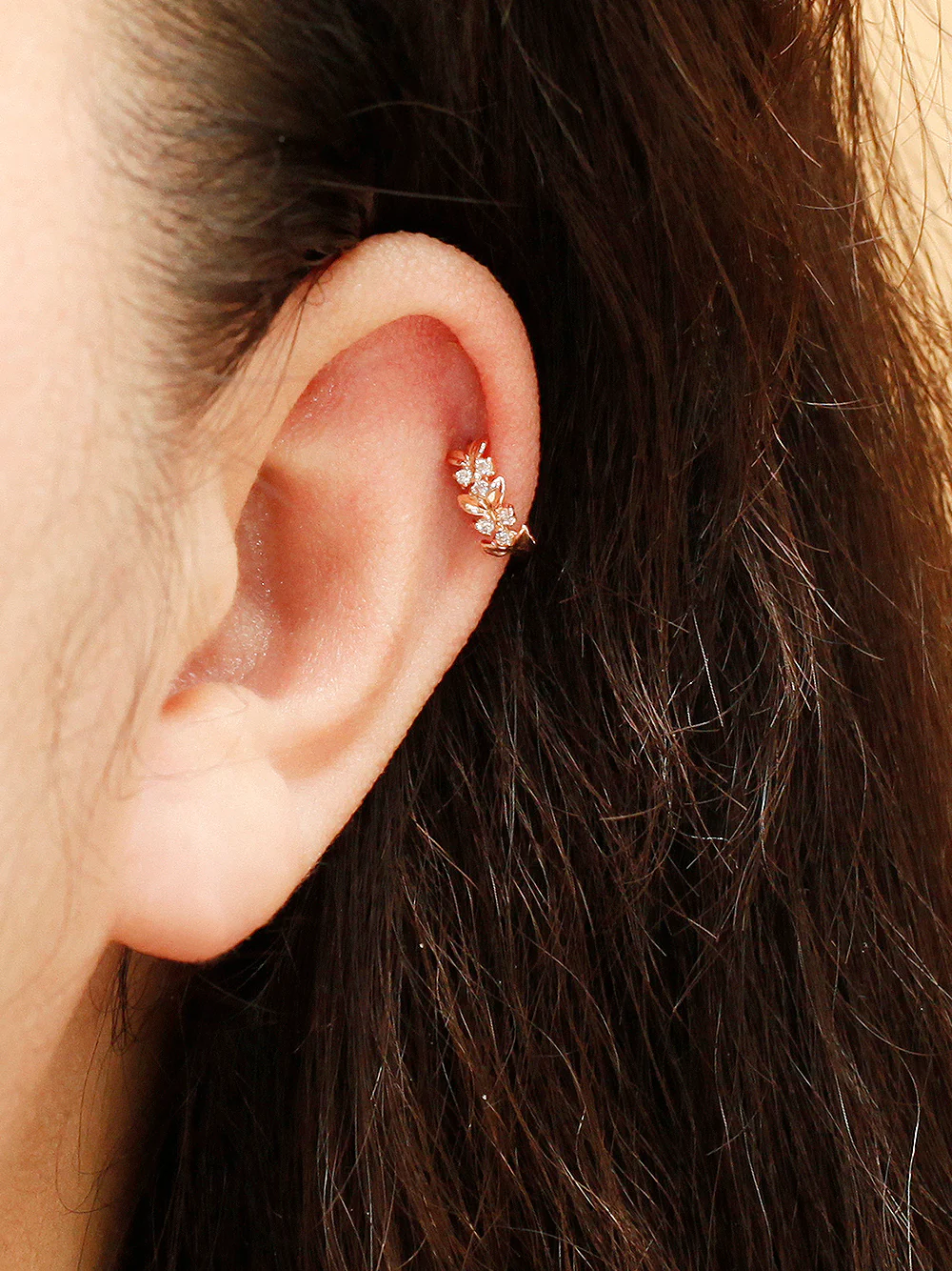 14K Gold Leaf Cubic Conch Hoop Earring - Image 7