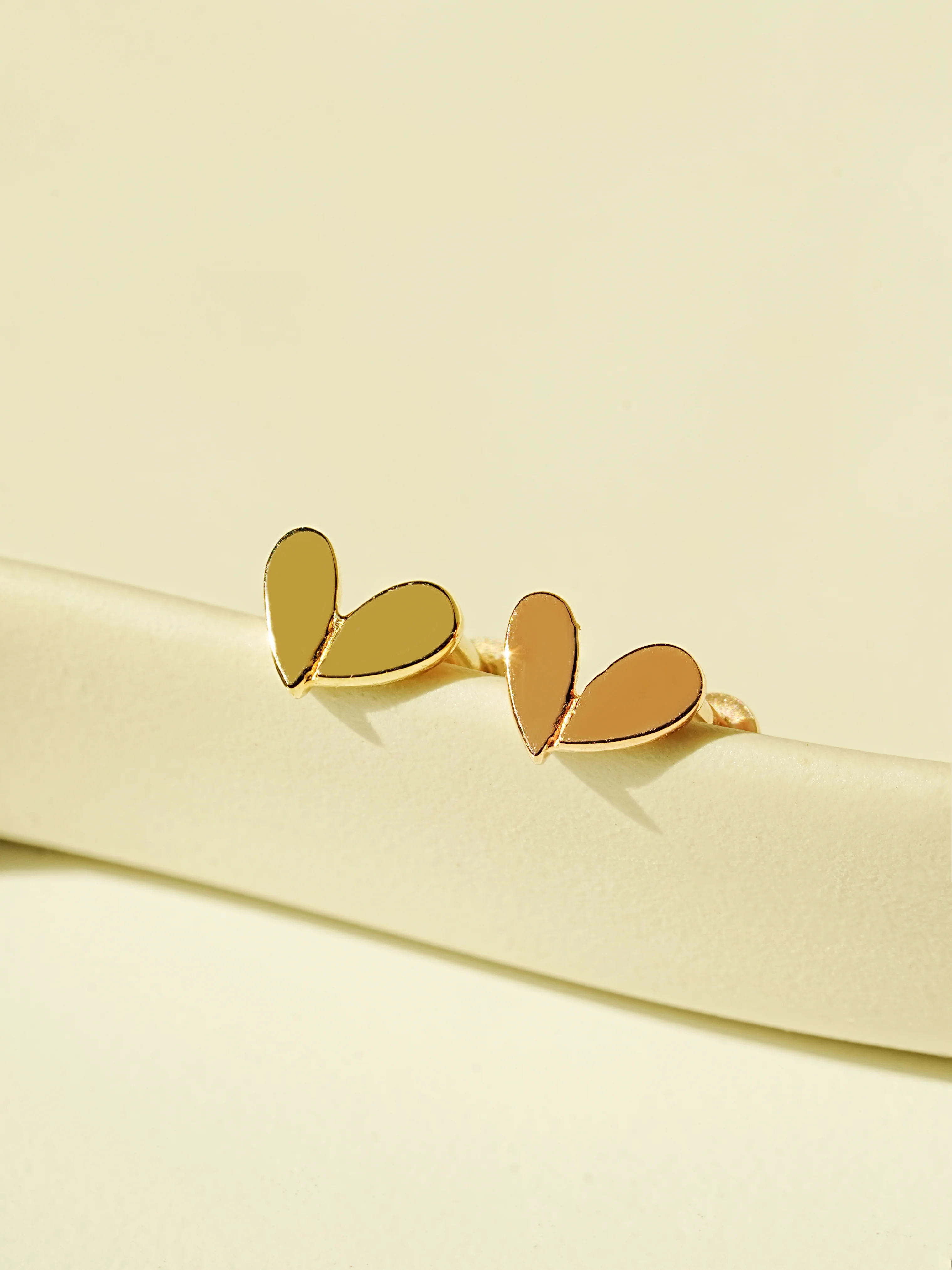 14K Gold Leaf Heart Internally Threaded Labret Piercing 18G16G - Image 3