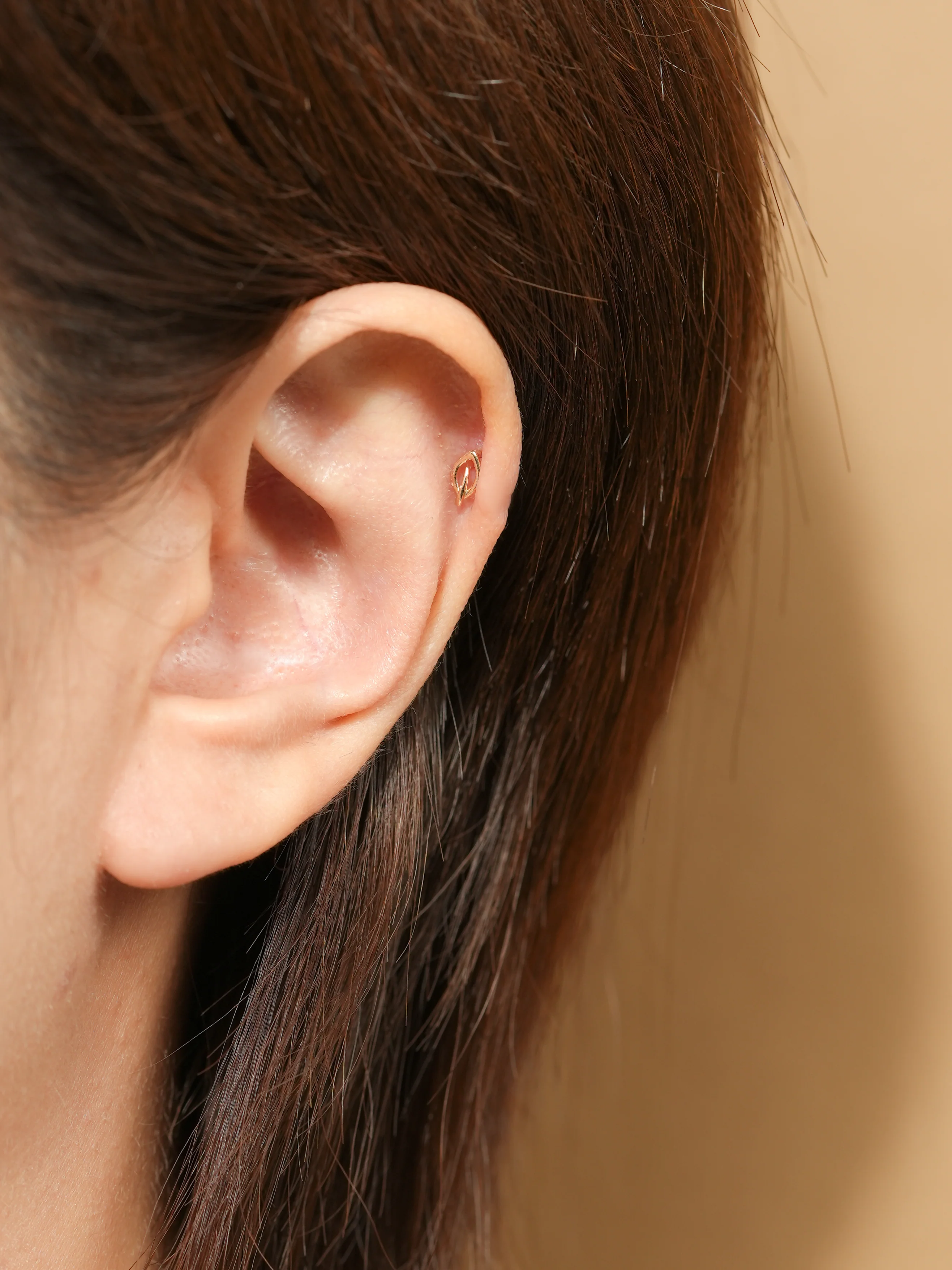 14K Gold Leaf Point Cartilage Earring 20G - Image 4