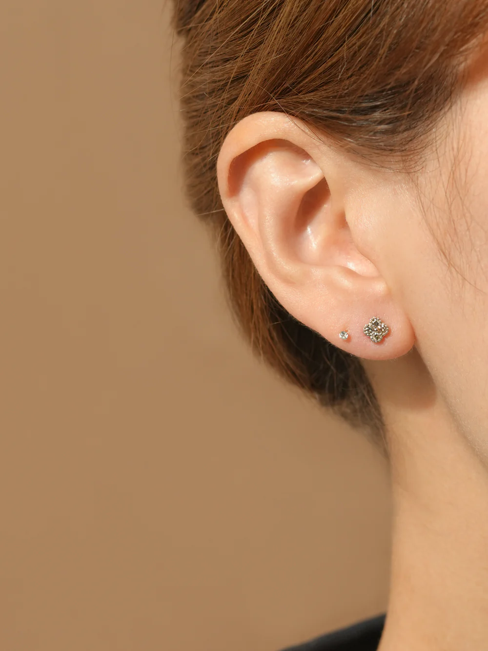 14K Gold Light Brown Diamond Flower Cartilage Earring 18G - Image 5
