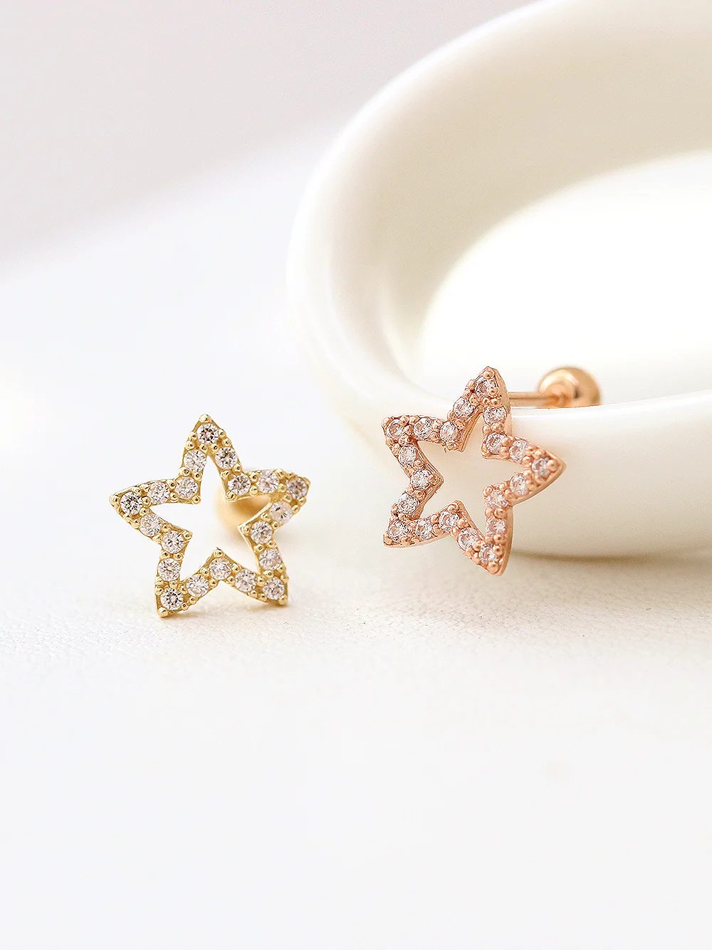14K gold Line Cubic Star cartilage earring 20g - Image 4