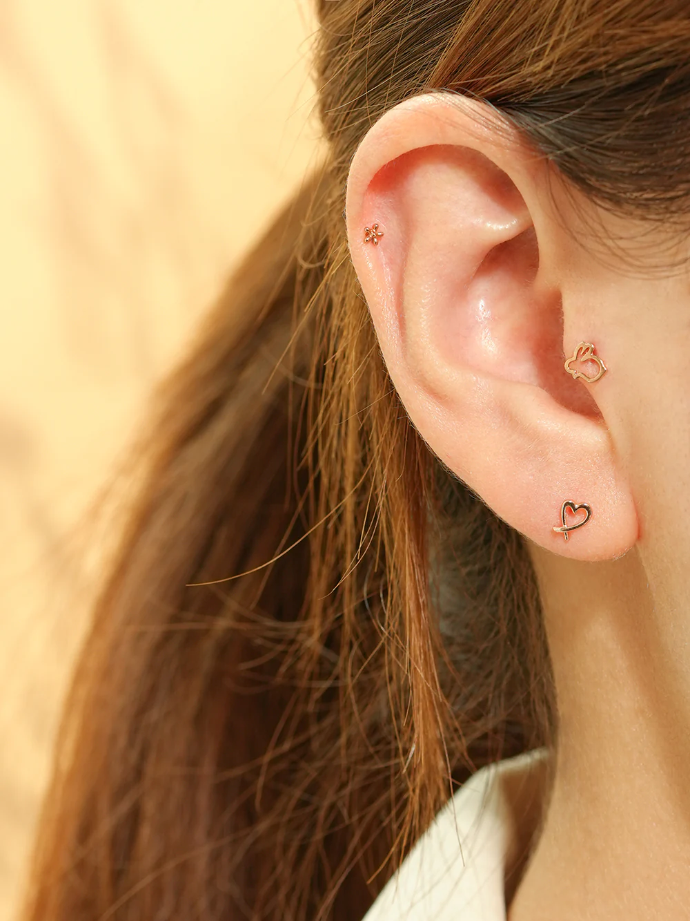 14K Gold Line Rabbit Cartilage Earring 20G - Image 2