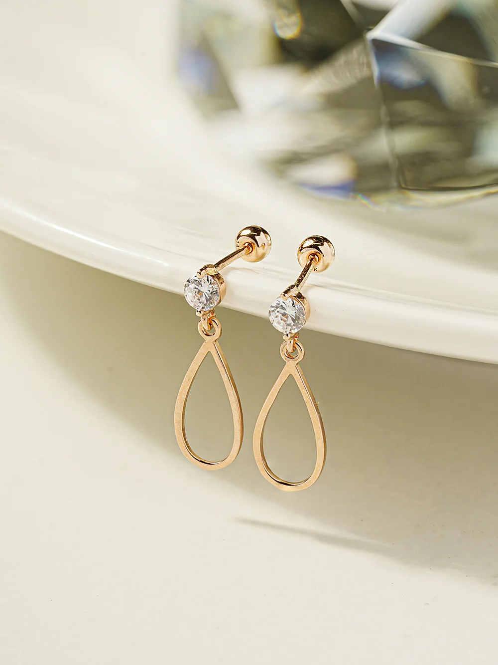 14K Gold Line Waterdrop Cartilage Earring 20G18G16G