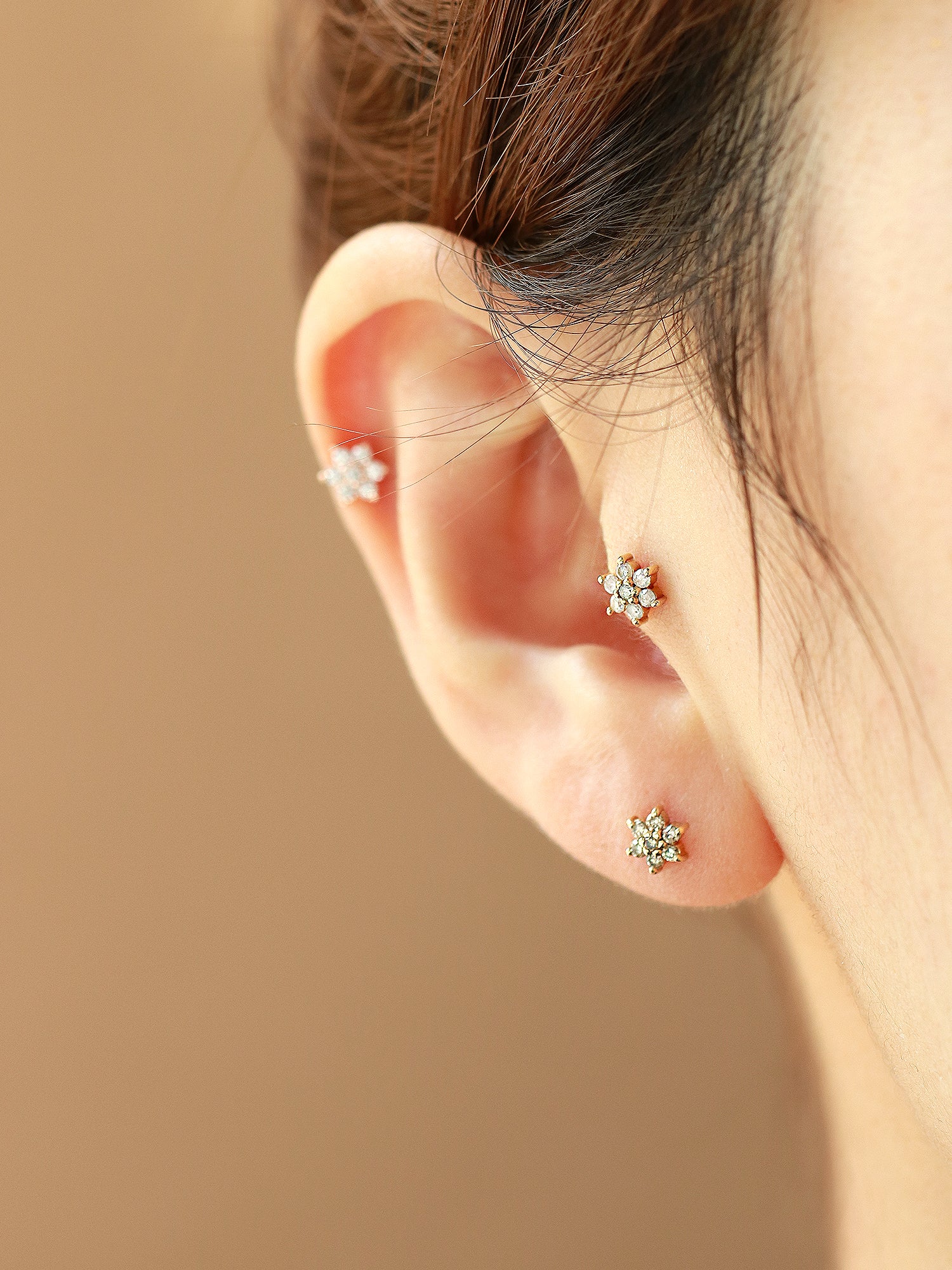 14K Gold Lovely Flower Cartilage Earring - M 18G16G - Image 9