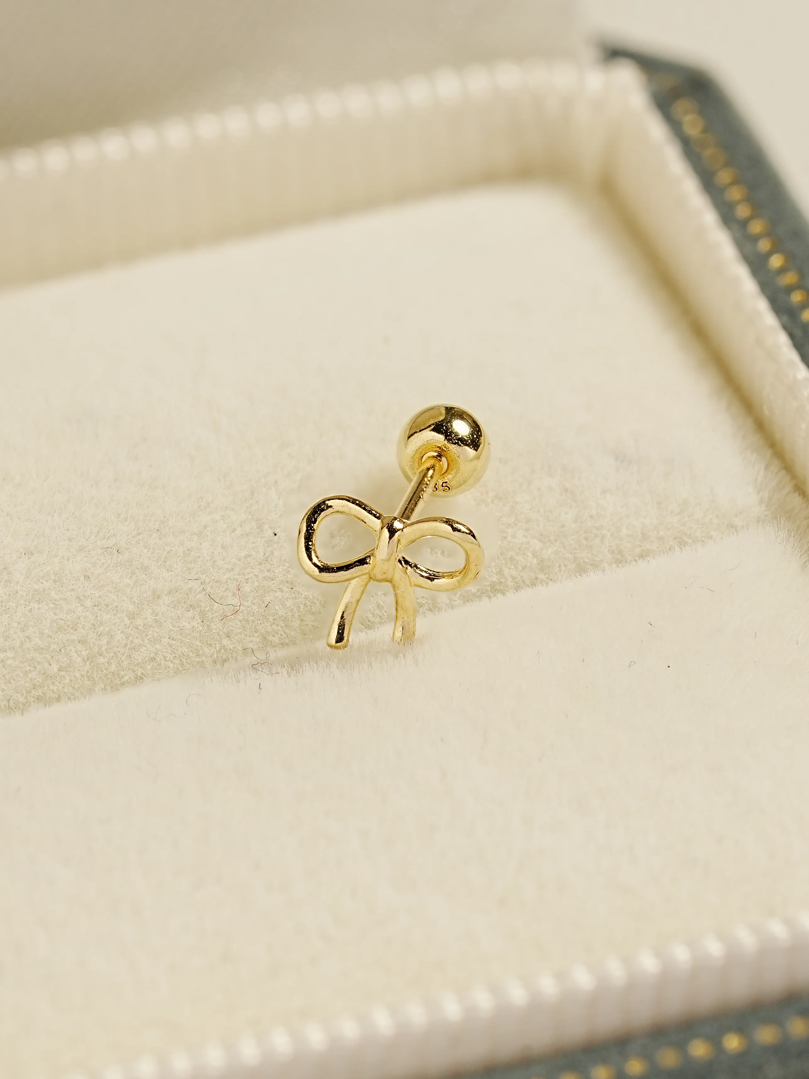 14K Gold Lovely Ribbon Cartilage Earring 20G - Image 3
